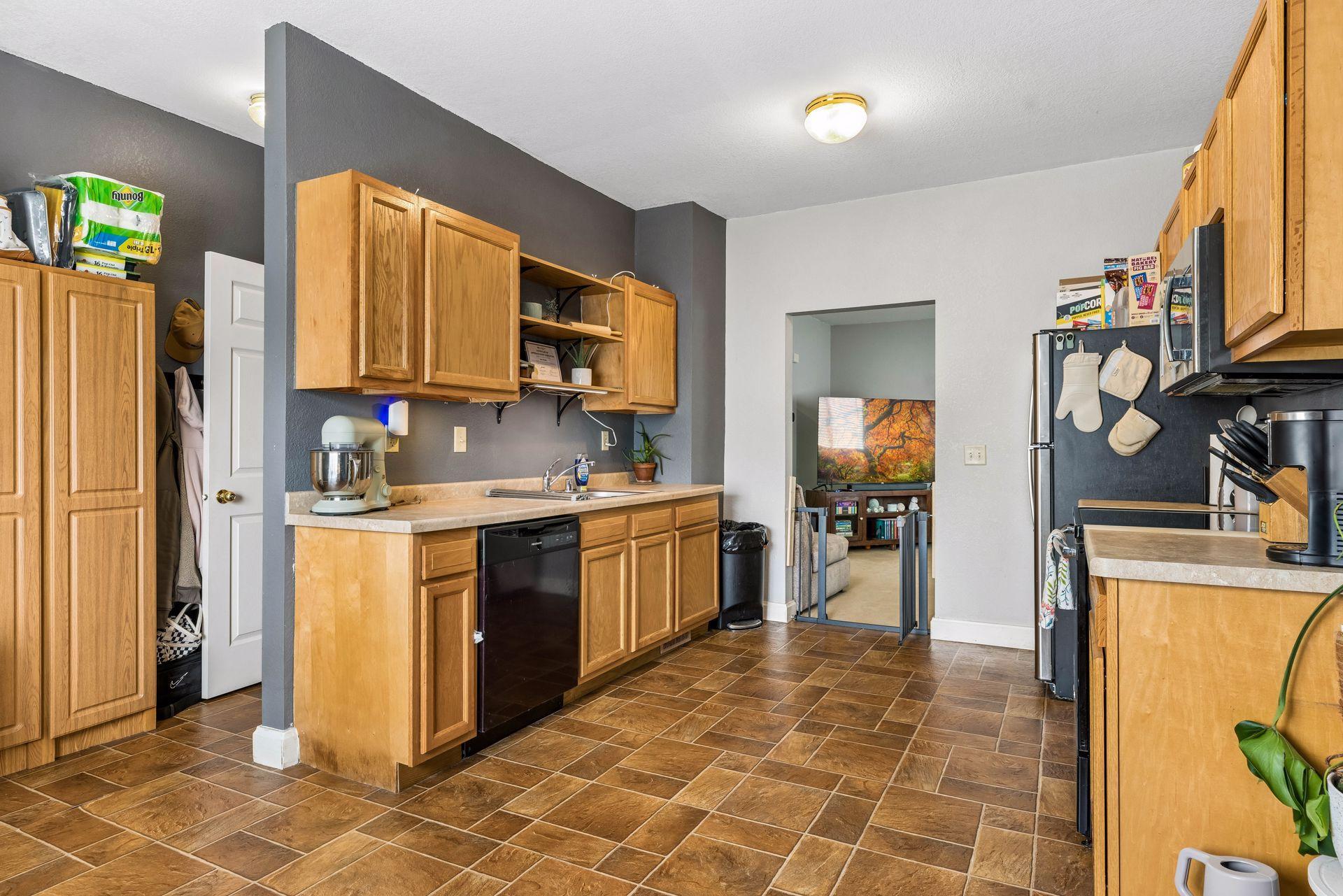 View of Residential Income at 1062 Front Avenue, Saint Paul MN 55103, Saint Paul (14 of 37) - Mike Wilen | Minnesota Team Real Estate