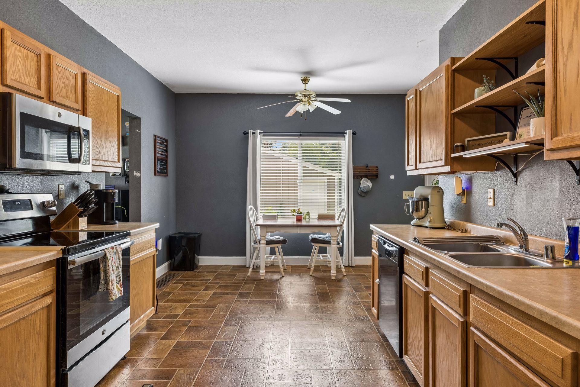 View of Residential Income at 1062 Front Avenue, Saint Paul MN 55103, Saint Paul (13 of 37) - Mike Wilen | Minnesota Team Real Estate