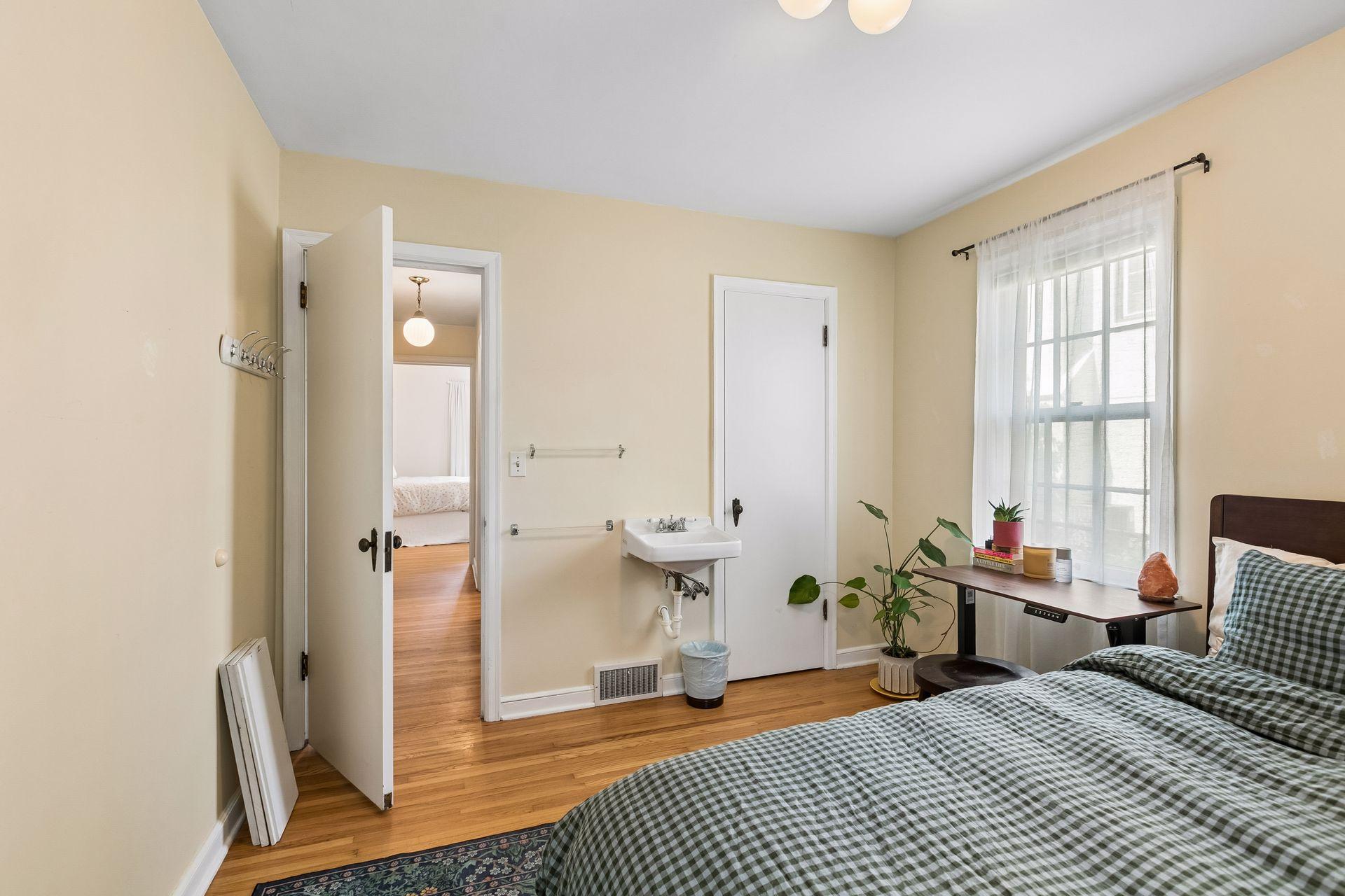 View of Residential at 2947 Quentin Avenue, Saint Louis Park MN 55416, Saint Louis Park (25 of 38) - Mike Wilen | Minnesota Team Real Estate