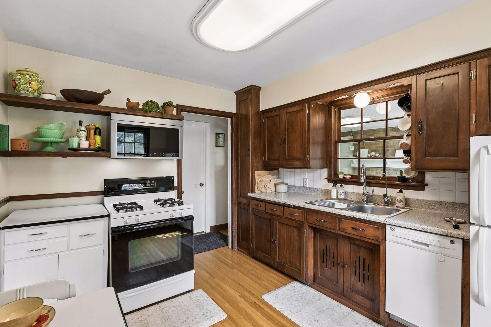 View of Residential at 2947 Quentin Avenue, Saint Louis Park MN 55416, Saint Louis Park (16 of 38) - Mike Wilen | Minnesota Team Real Estate