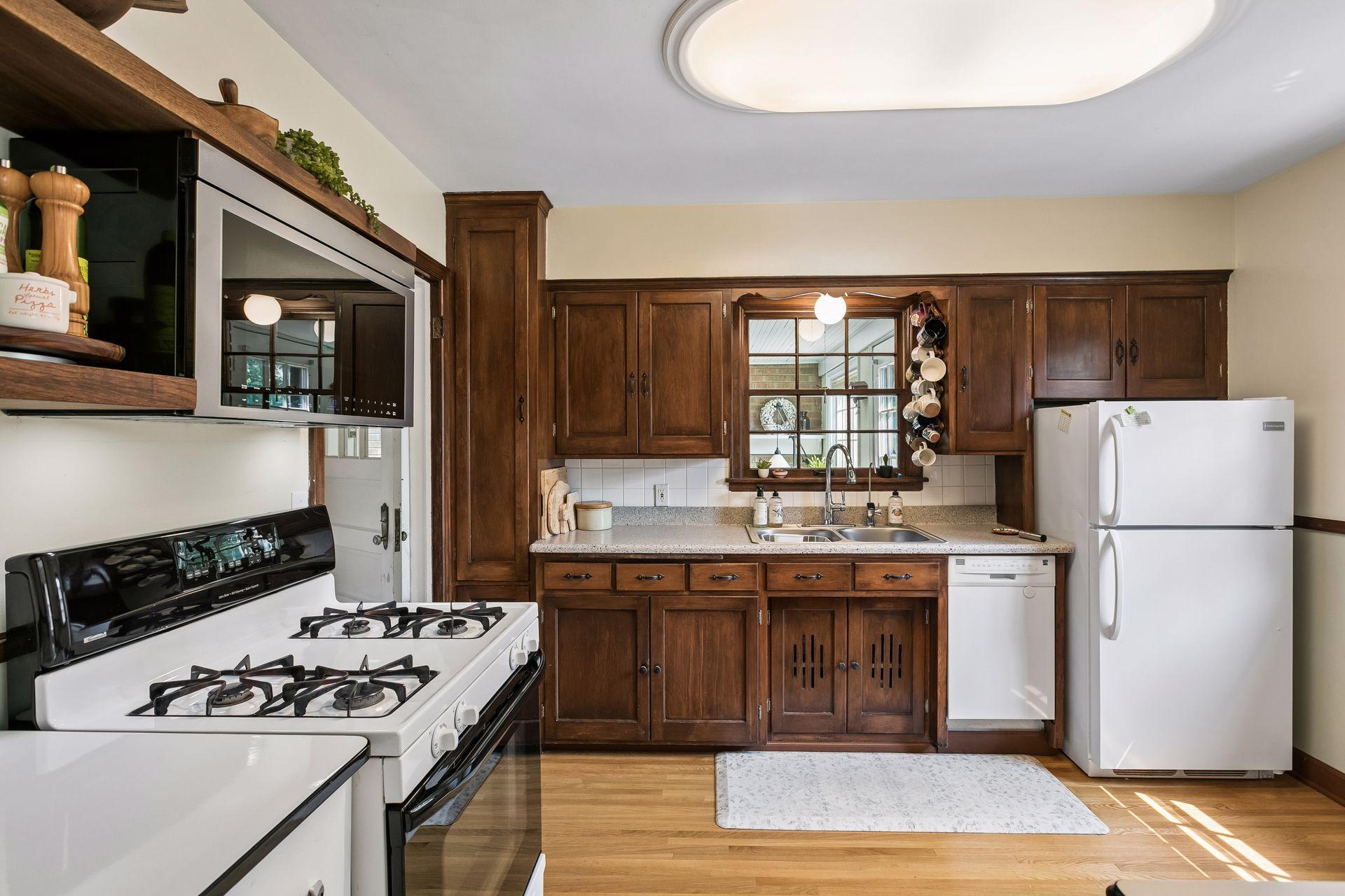 View of Residential at 2947 Quentin Avenue, Saint Louis Park MN 55416, Saint Louis Park (14 of 38) - Mike Wilen | Minnesota Team Real Estate
