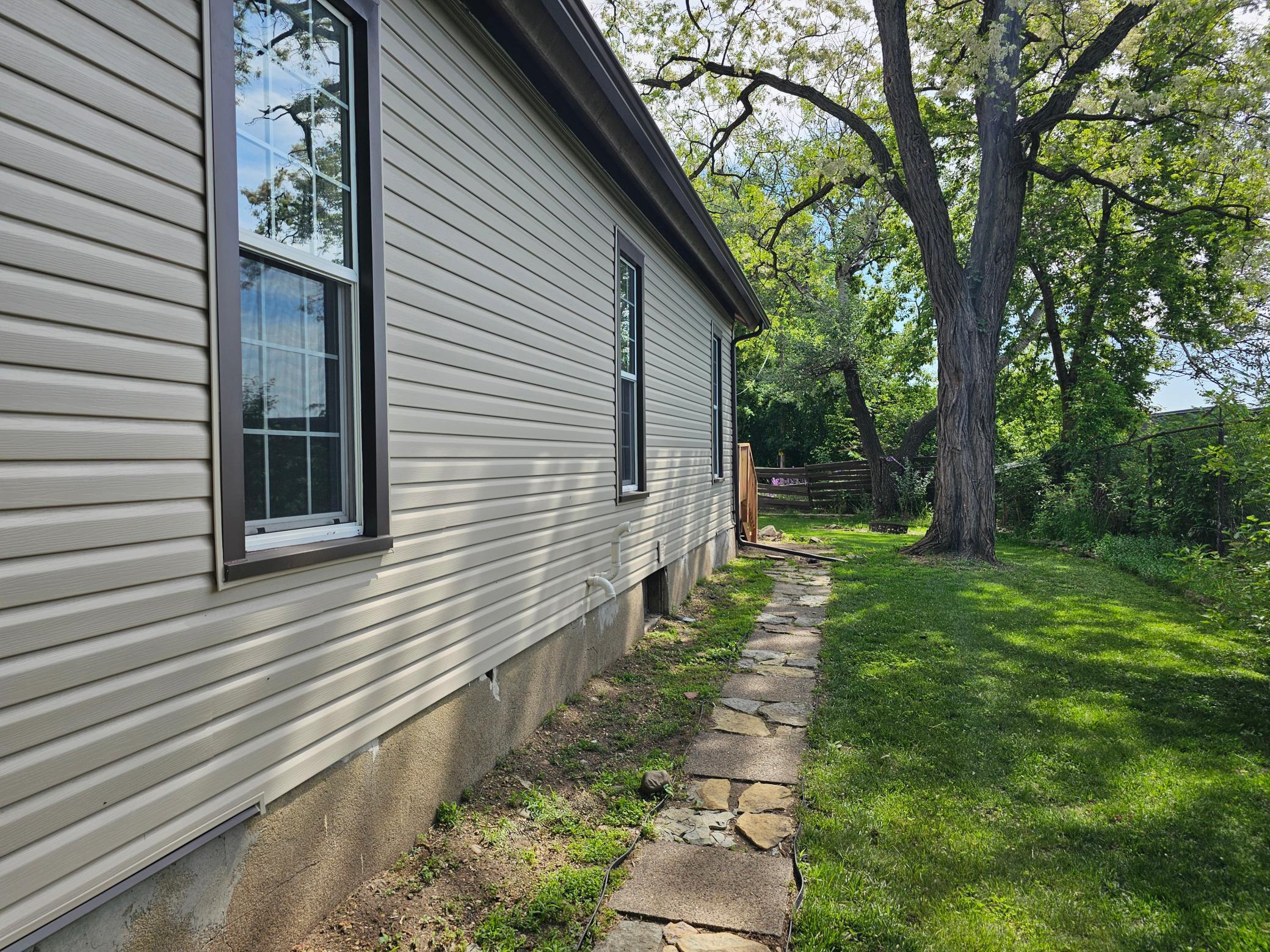 View of Residential at 906 Russell Street, Saint Paul MN 55106, Saint Paul (13 of 14) - Mike Wilen | Minnesota Team Real Estate