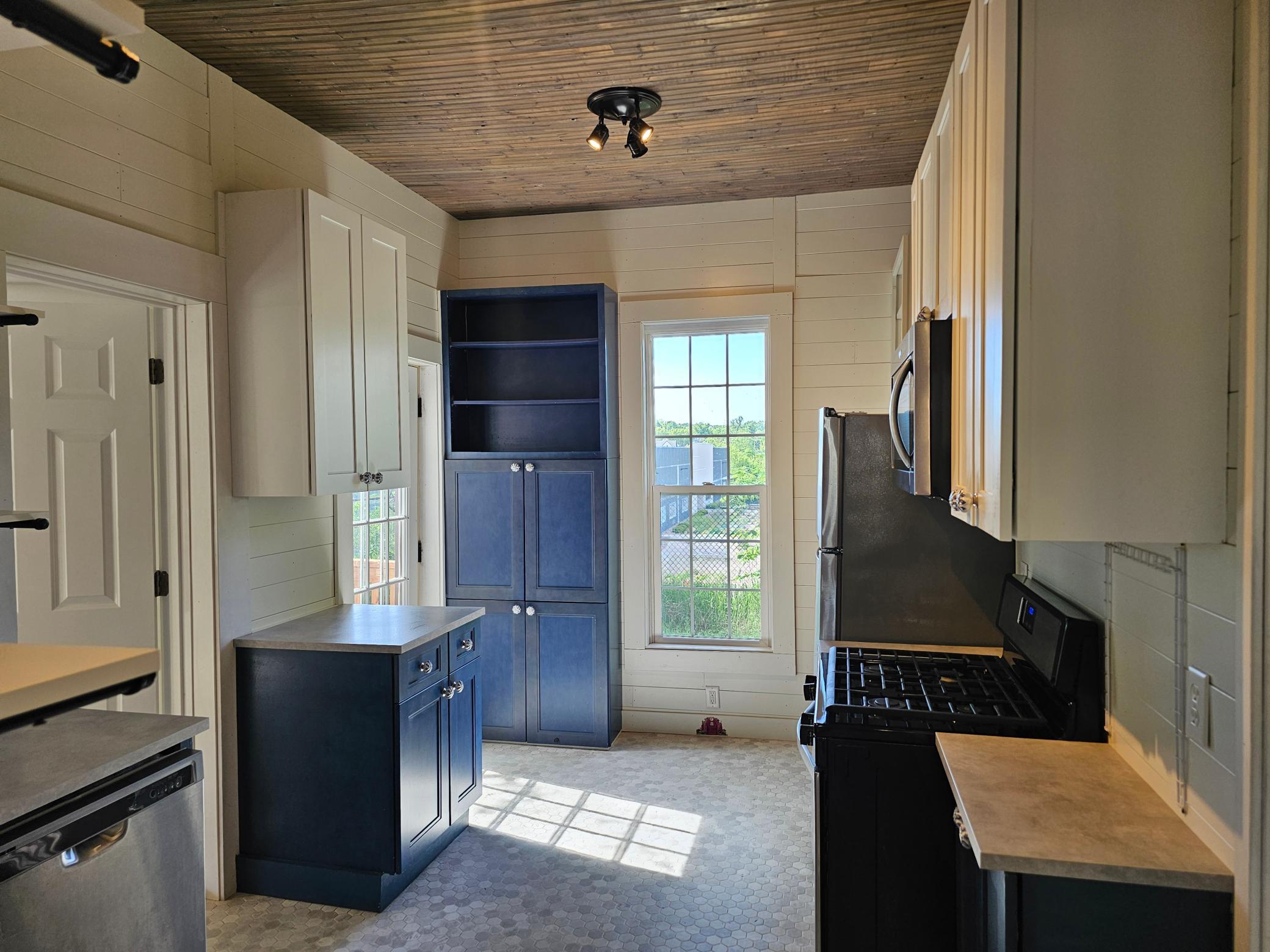 View of Residential at 906 Russell Street, Saint Paul MN 55106, Saint Paul (8 of 14) - Mike Wilen | Minnesota Team Real Estate