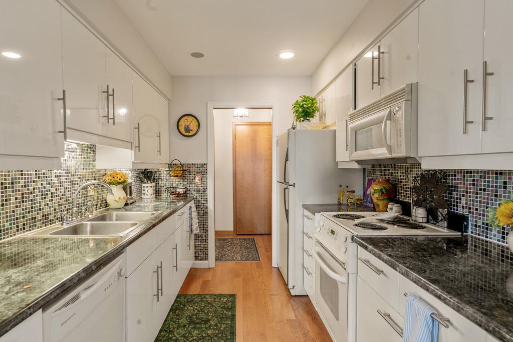 View of Residential at 6300 Xerxes Avenue #31, Edina MN 55423, Edina (14 of 27) - Mike Wilen | Minnesota Team Real Estate