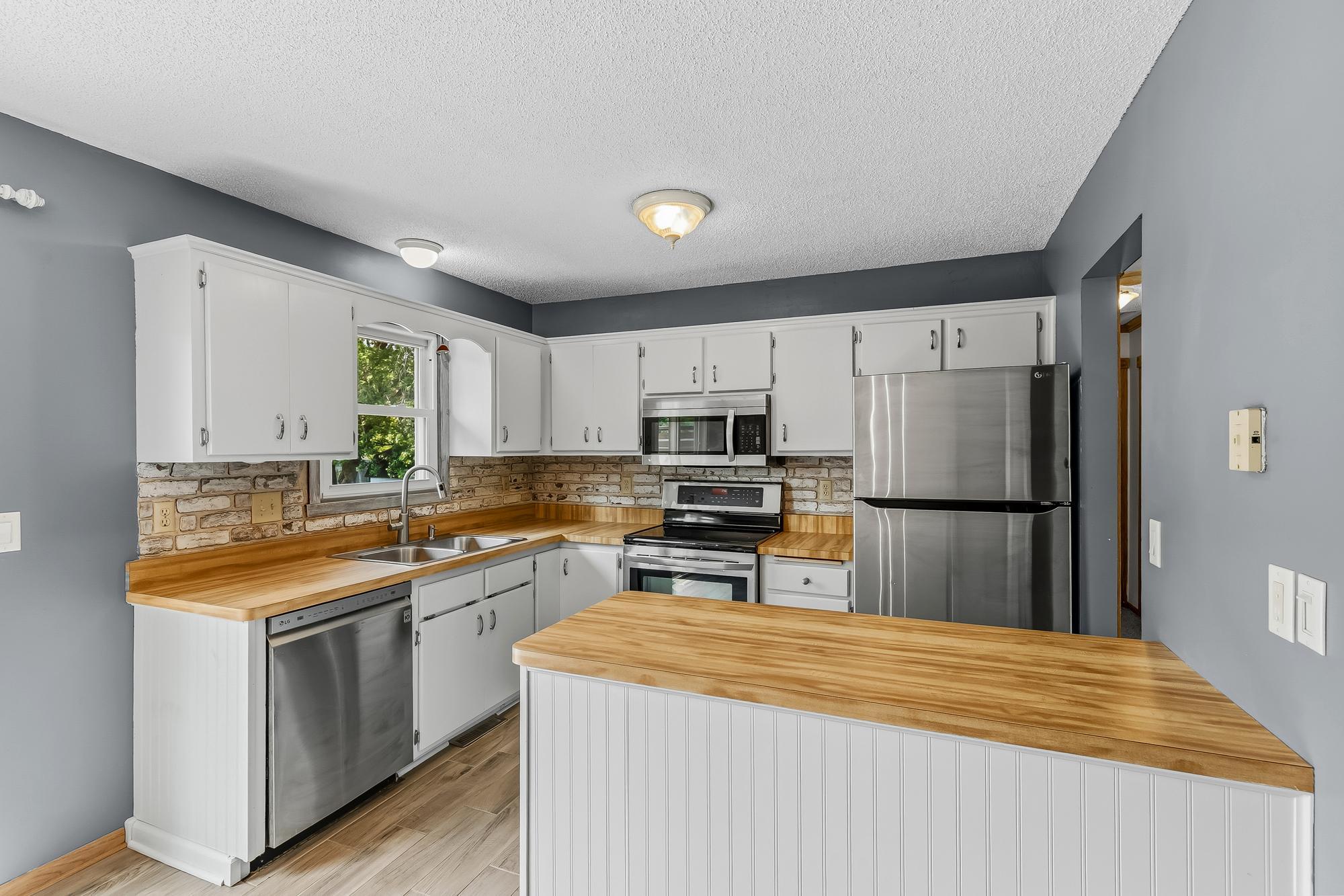 View of Residential at 406 Schilling Circle, Forest Lake MN 55025, Forest Lake (7 of 28) - Mike Wilen | Minnesota Team Real Estate