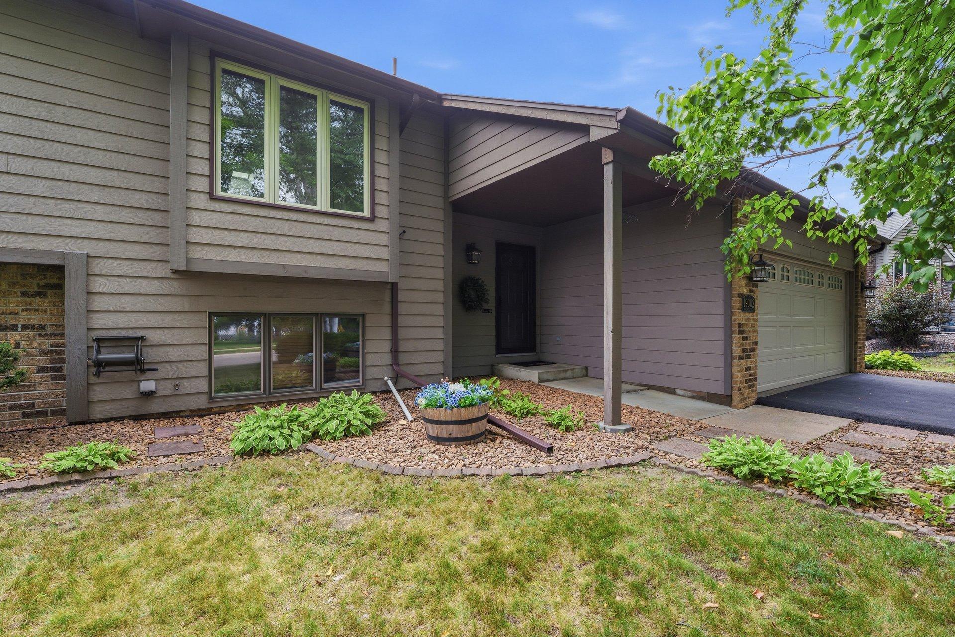 View of Residential at 19002 Barrington Drive, Eden Prairie MN 55346, Eden Prairie (41 of 51) - Mike Wilen | Minnesota Team Real Estate