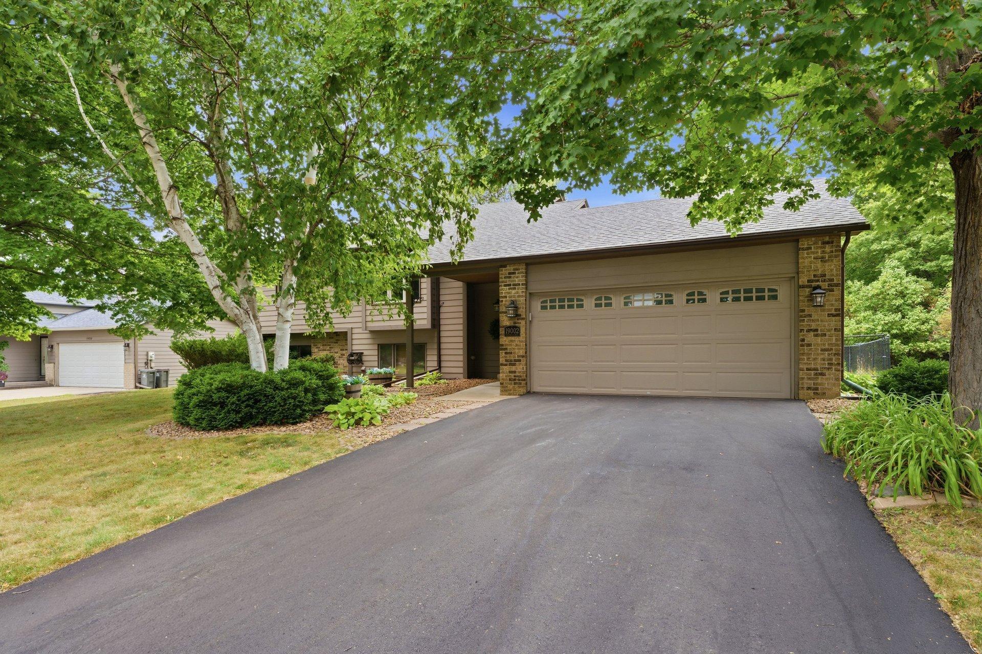 View of Residential at 19002 Barrington Drive, Eden Prairie MN 55346, Eden Prairie (22 of 51) - Mike Wilen | Minnesota Team Real Estate