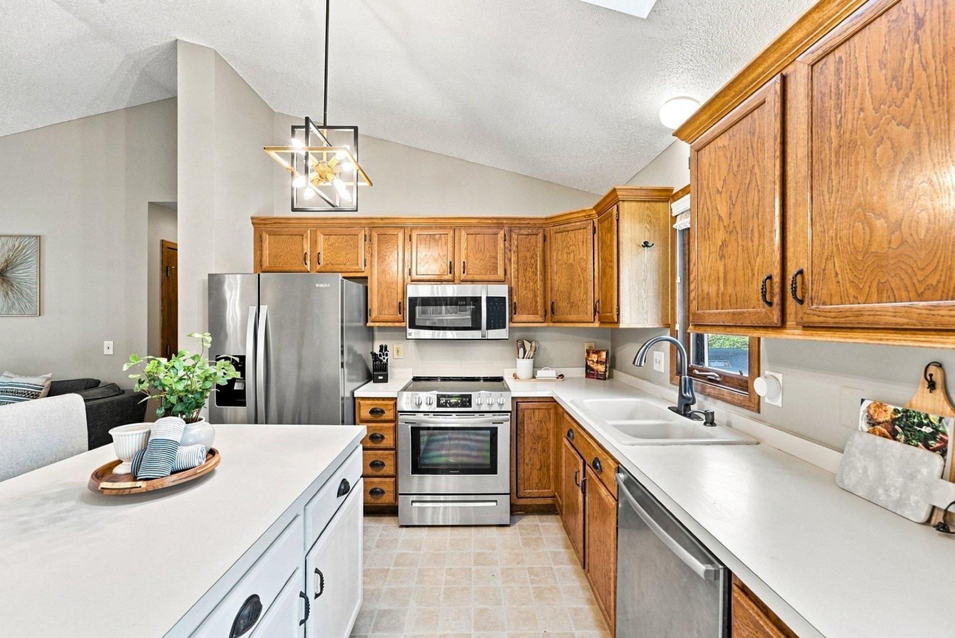 View of Residential at 19002 Barrington Drive, Eden Prairie MN 55346, Eden Prairie (11 of 51) - Mike Wilen | Minnesota Team Real Estate