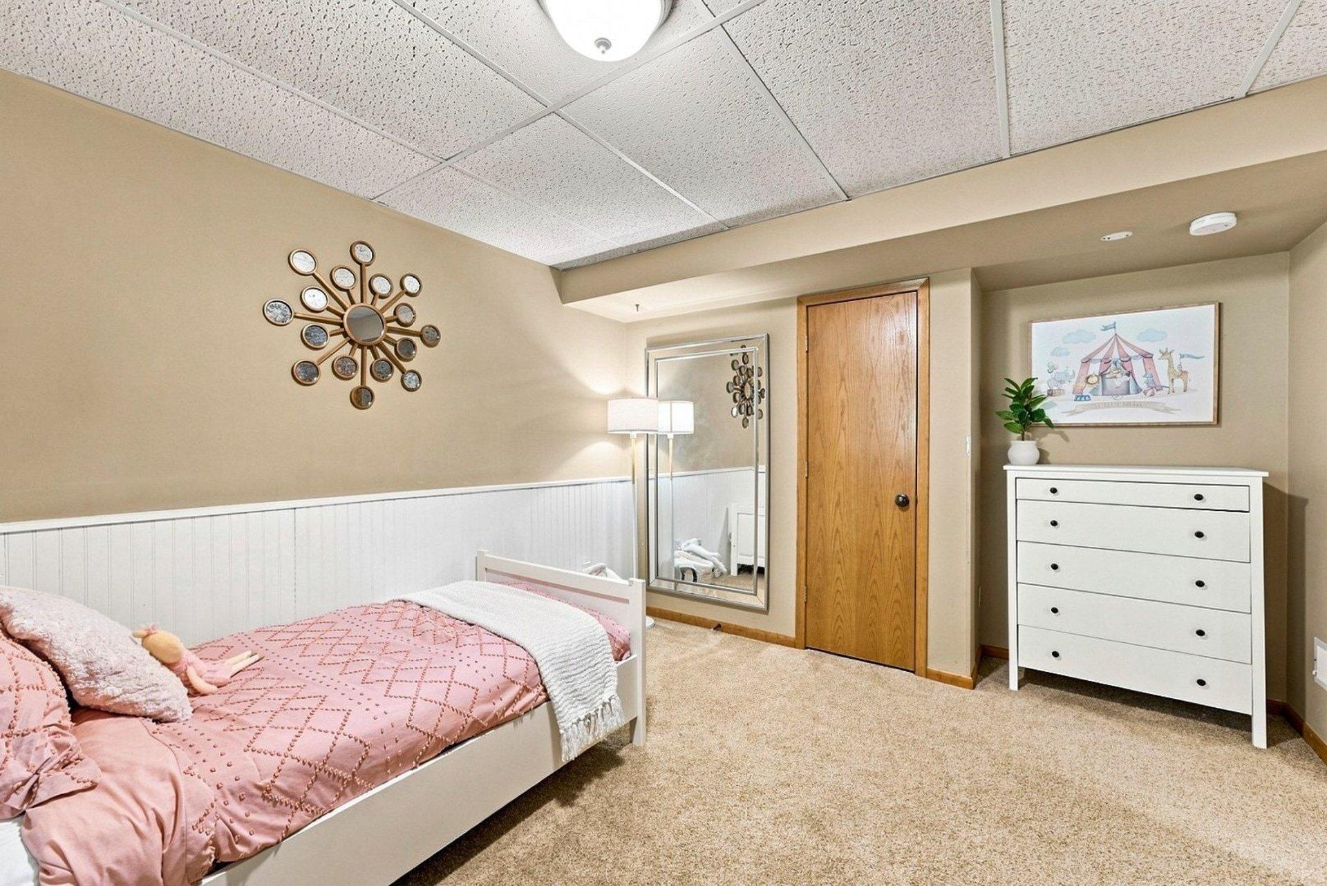 View of Residential at 19002 Barrington Drive, Eden Prairie MN 55346, Eden Prairie (49 of 51) - Mike Wilen | Minnesota Team Real Estate