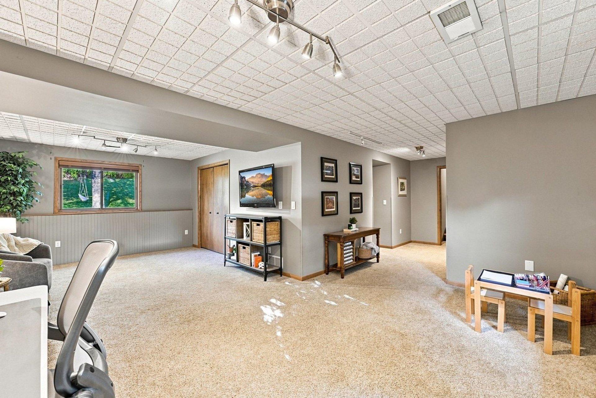 View of Residential at 19002 Barrington Drive, Eden Prairie MN 55346, Eden Prairie (20 of 51) - Mike Wilen | Minnesota Team Real Estate