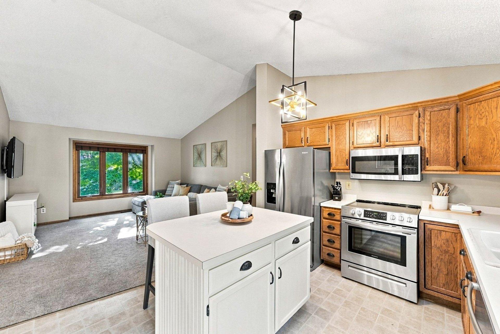 View of Residential at 19002 Barrington Drive, Eden Prairie MN 55346, Eden Prairie (29 of 51) - Mike Wilen | Minnesota Team Real Estate
