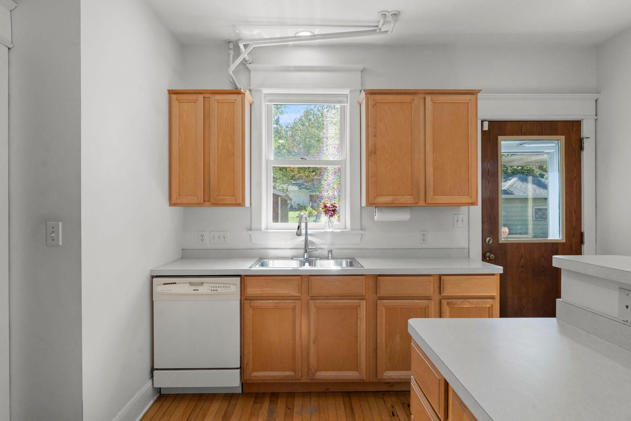 View of Residential at 836 Iglehart Avenue, Saint Paul MN 55104, Saint Paul (18 of 60) - Mike Wilen | Minnesota Team Real Estate