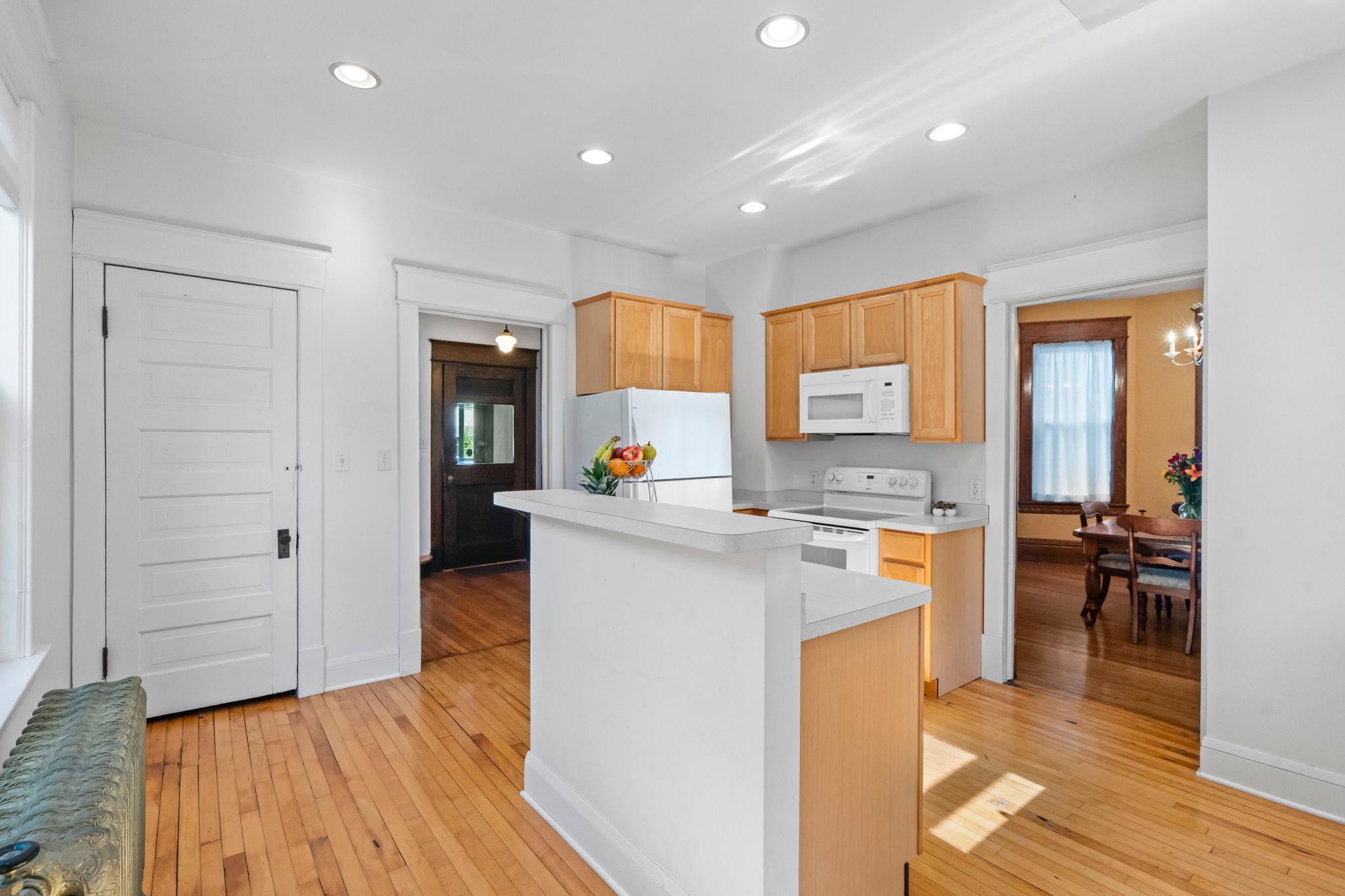 View of Residential at 836 Iglehart Avenue, Saint Paul MN 55104, Saint Paul (20 of 60) - Mike Wilen | Minnesota Team Real Estate