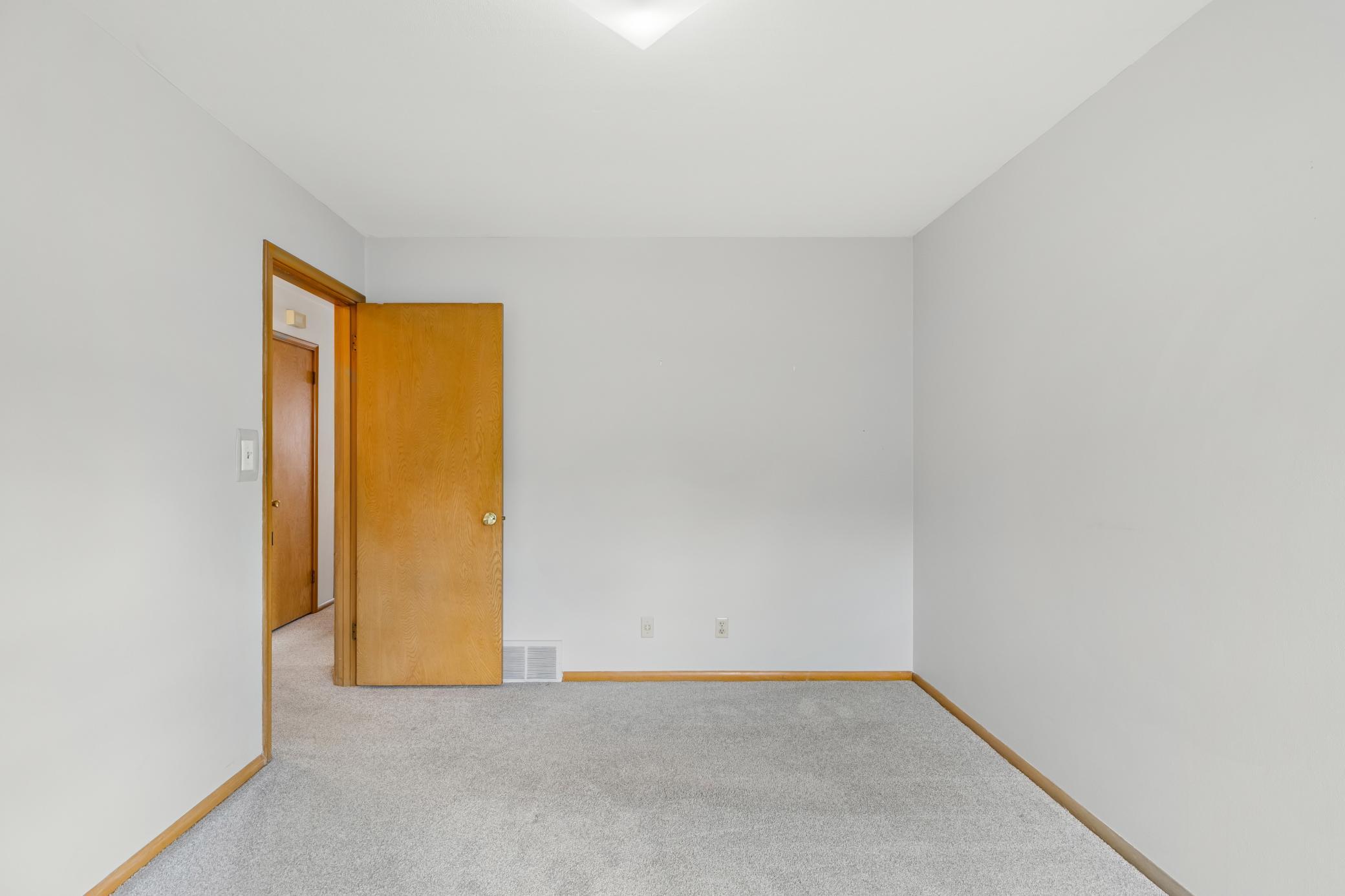 View of Residential at 2047 Morgan Avenue, Saint Paul MN 55116, Saint Paul (19 of 43) - Mike Wilen | Minnesota Team Real Estate