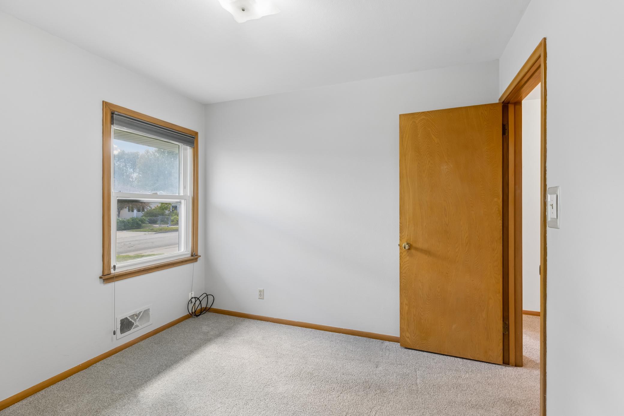 View of Residential at 2047 Morgan Avenue, Saint Paul MN 55116, Saint Paul (21 of 43) - Mike Wilen | Minnesota Team Real Estate