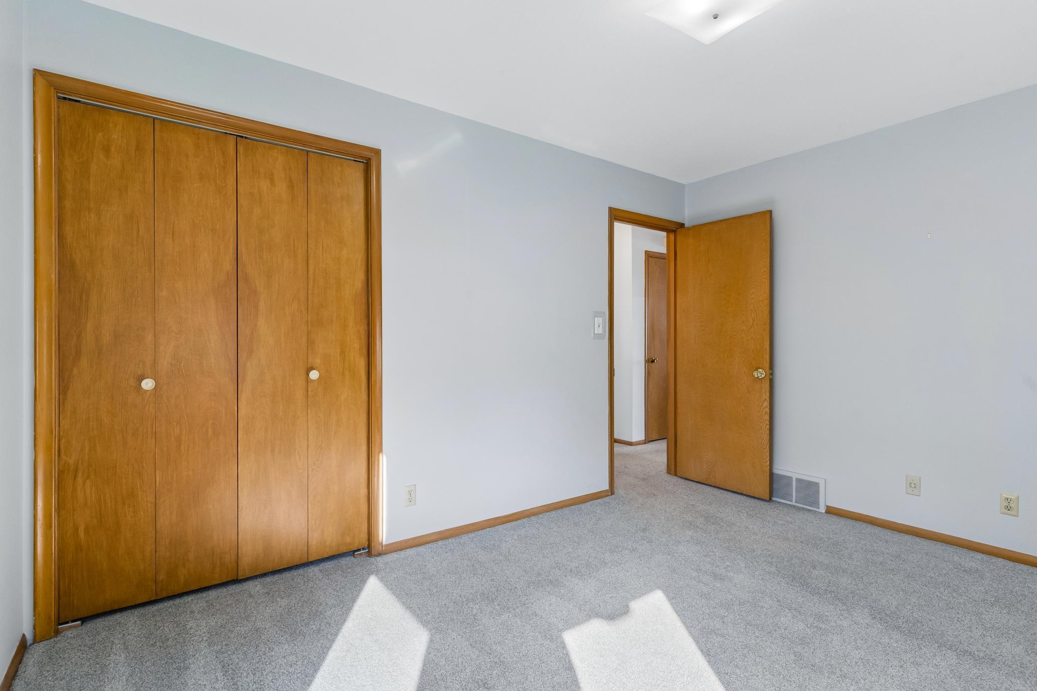 View of Residential at 2047 Morgan Avenue, Saint Paul MN 55116, Saint Paul (77 of 80) - Mike Wilen | Minnesota Team Real Estate