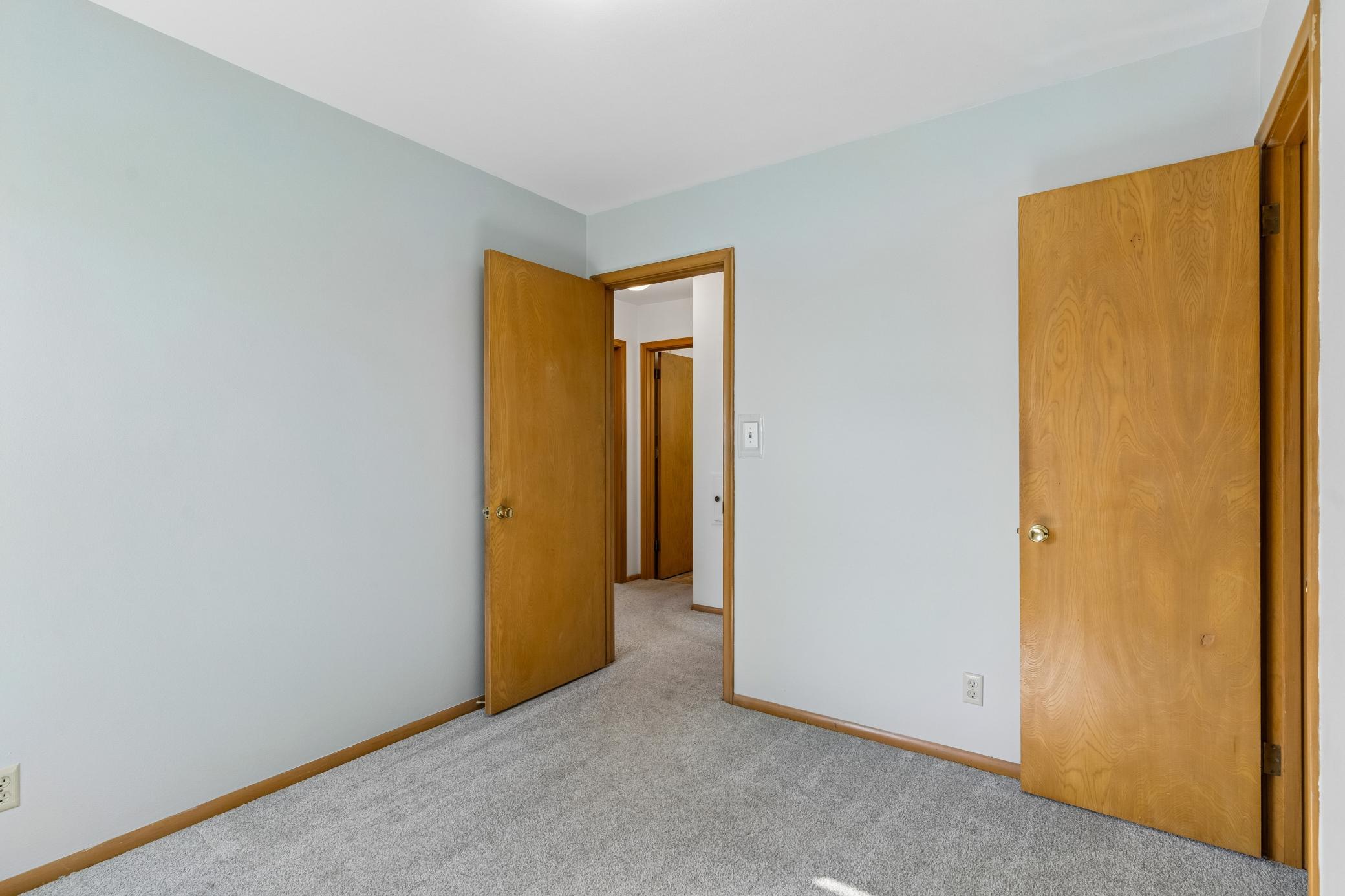 View of Residential at 2047 Morgan Avenue, Saint Paul MN 55116, Saint Paul (72 of 80) - Mike Wilen | Minnesota Team Real Estate
