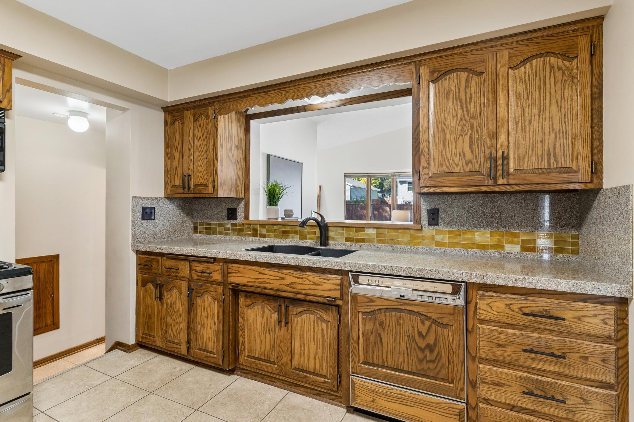 View of Residential at 2047 Morgan Avenue, Saint Paul MN 55116, Saint Paul (32 of 80) - Mike Wilen | Minnesota Team Real Estate