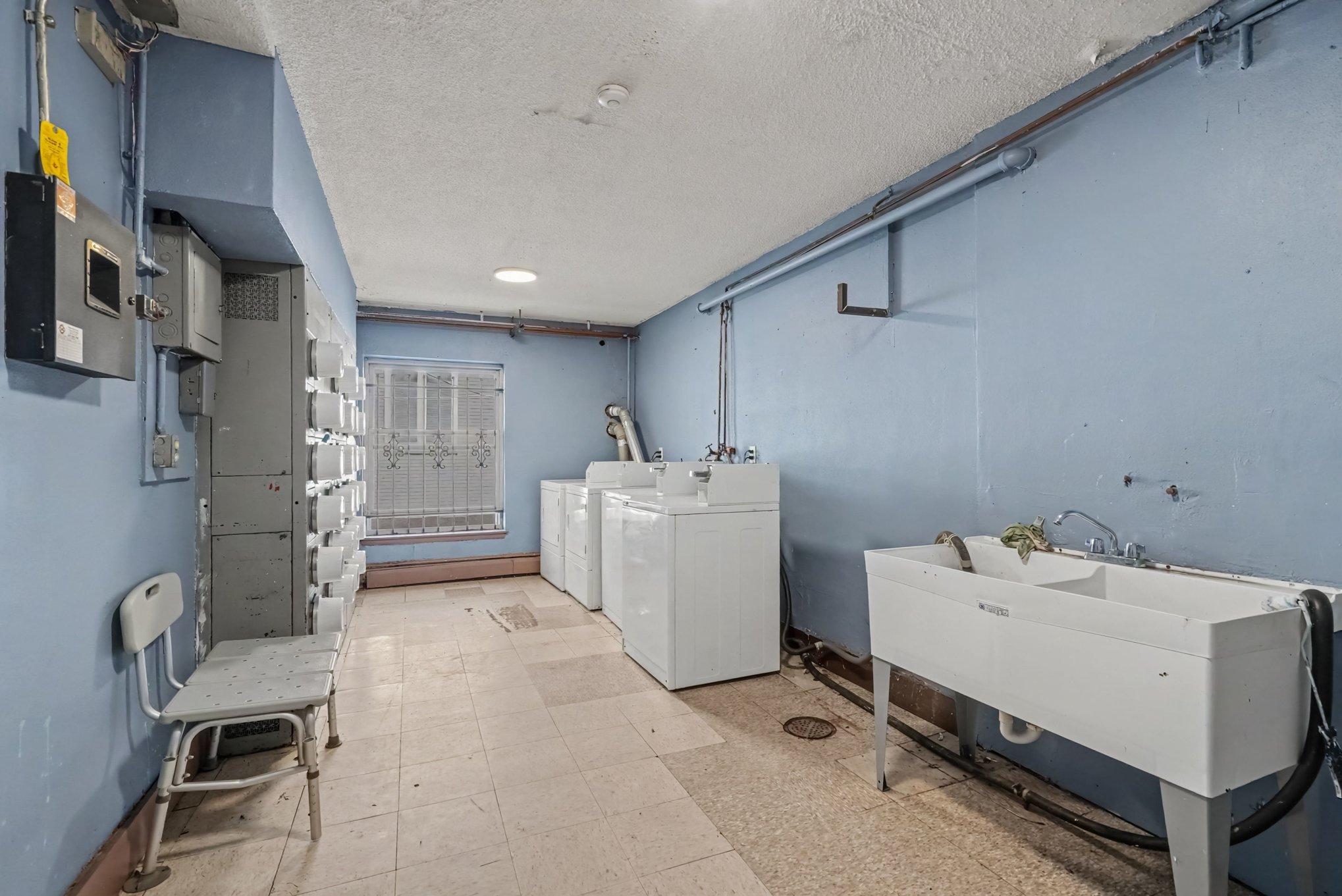 View of Commercial Sale at 2110 Park Avenue, Minneapolis MN 55404, Minneapolis (20 of 29) - Mike Wilen | Minnesota Team Real Estate