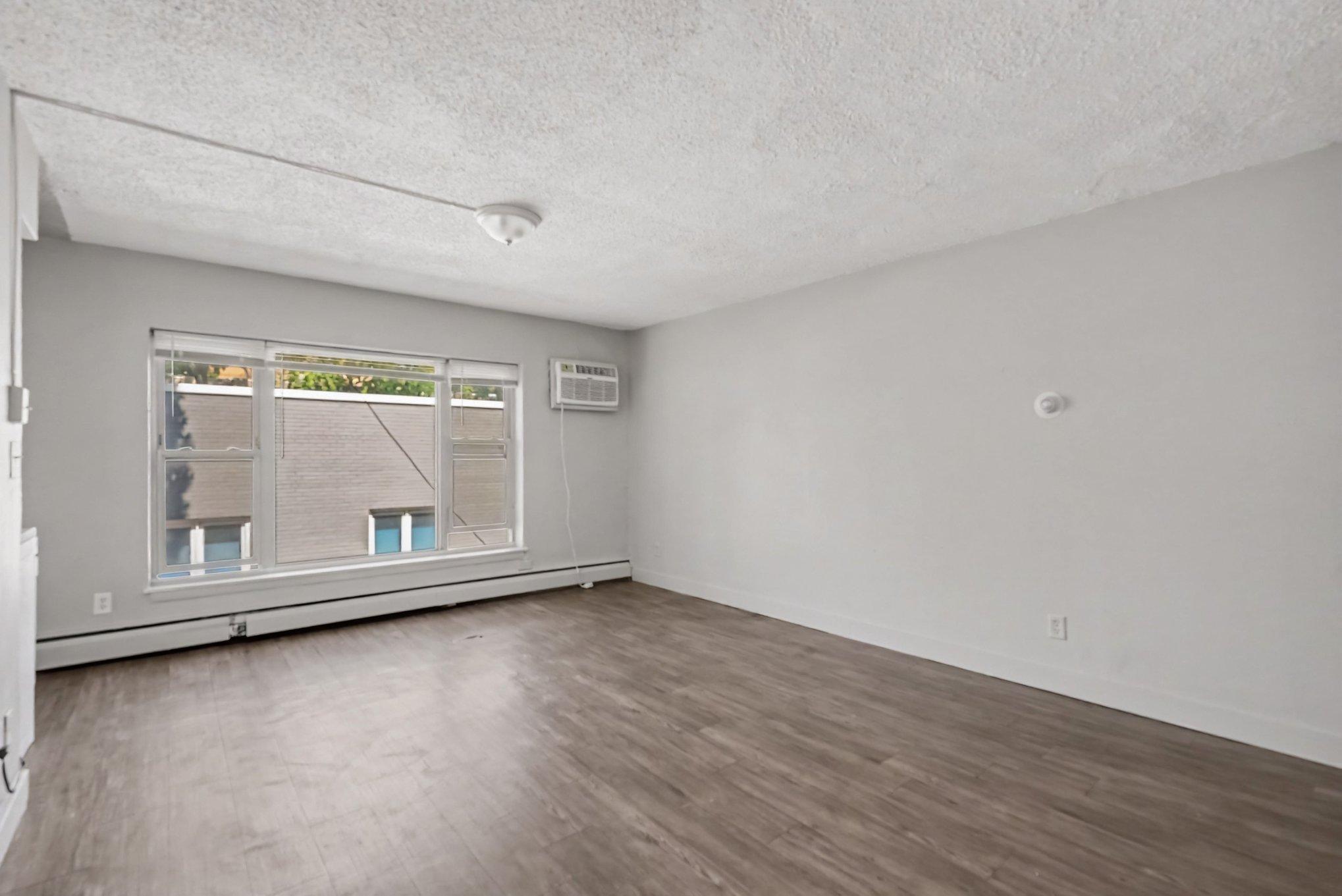 View of Commercial Sale at 2110 Park Avenue, Minneapolis MN 55404, Minneapolis (10 of 29) - Mike Wilen | Minnesota Team Real Estate