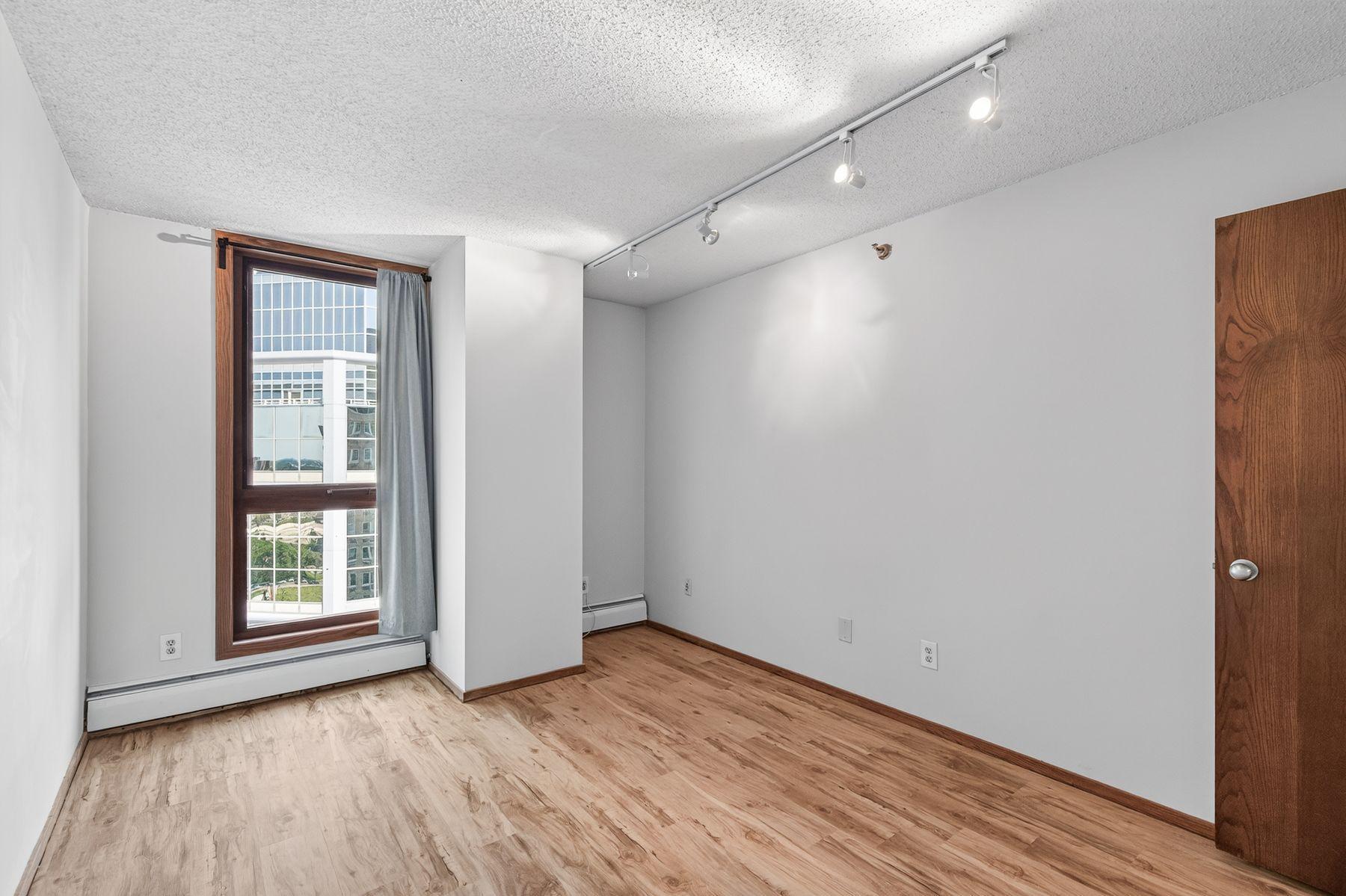 View of Residential at 433 7th Street #2209, Minneapolis MN 55415, Minneapolis (12 of 34) - Mike Wilen | Minnesota Team Real Estate
