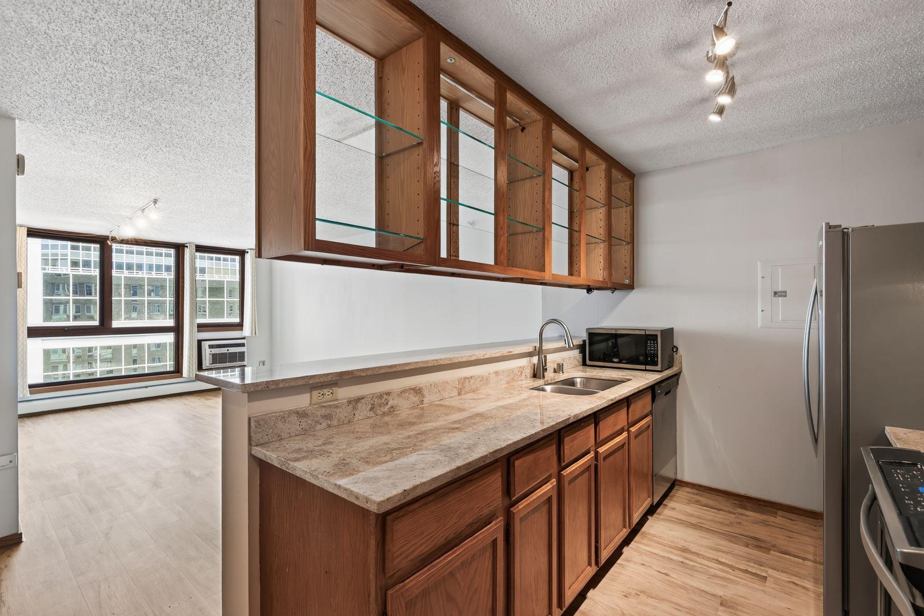 View of Residential at 433 7th Street #2209, Minneapolis MN 55415, Minneapolis (10 of 34) - Mike Wilen | Minnesota Team Real Estate