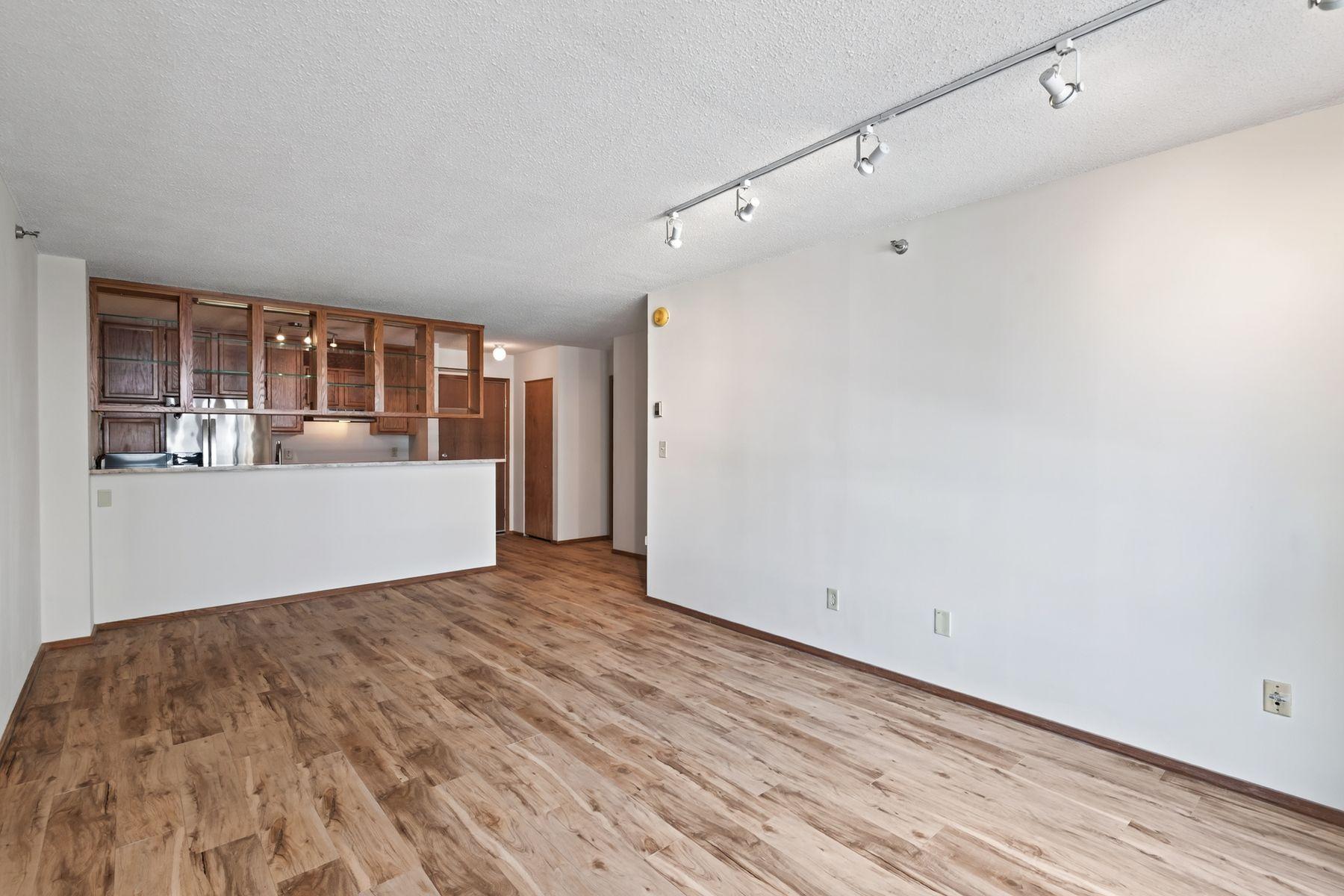 View of Residential at 433 7th Street #2209, Minneapolis MN 55415, Minneapolis (5 of 34) - Mike Wilen | Minnesota Team Real Estate