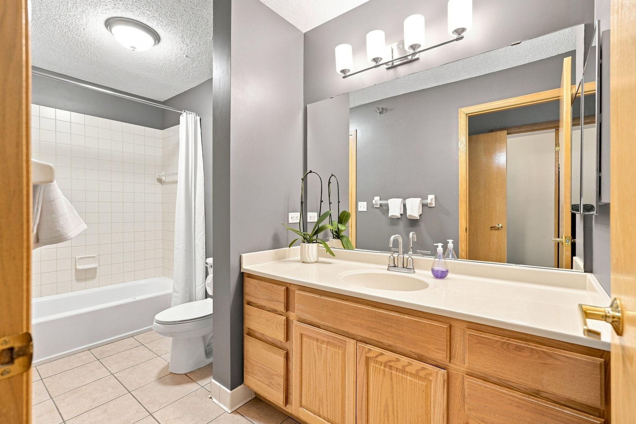 View of Residential at 645 1st Street #129, Minneapolis MN 55401, Minneapolis (24 of 32) - Mike Wilen | Minnesota Team Real Estate