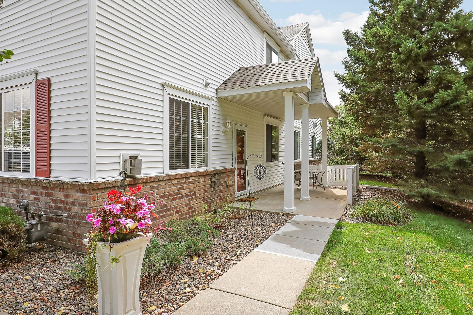 View of Residential at 10881 Oak Grove Circle #B, Woodbury MN 55129, Woodbury (2 of 46) - Mike Wilen | Minnesota Team Real Estate