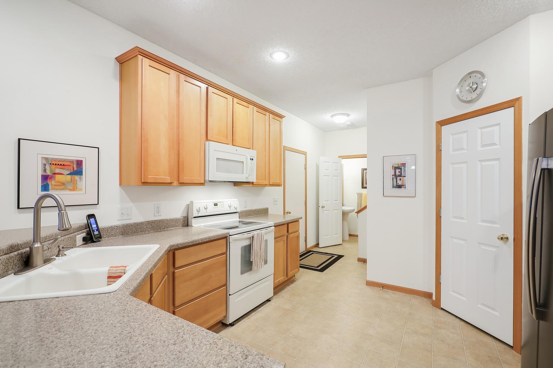 View of Residential at 10881 Oak Grove Circle #B, Woodbury MN 55129, Woodbury (18 of 46) - Mike Wilen | Minnesota Team Real Estate