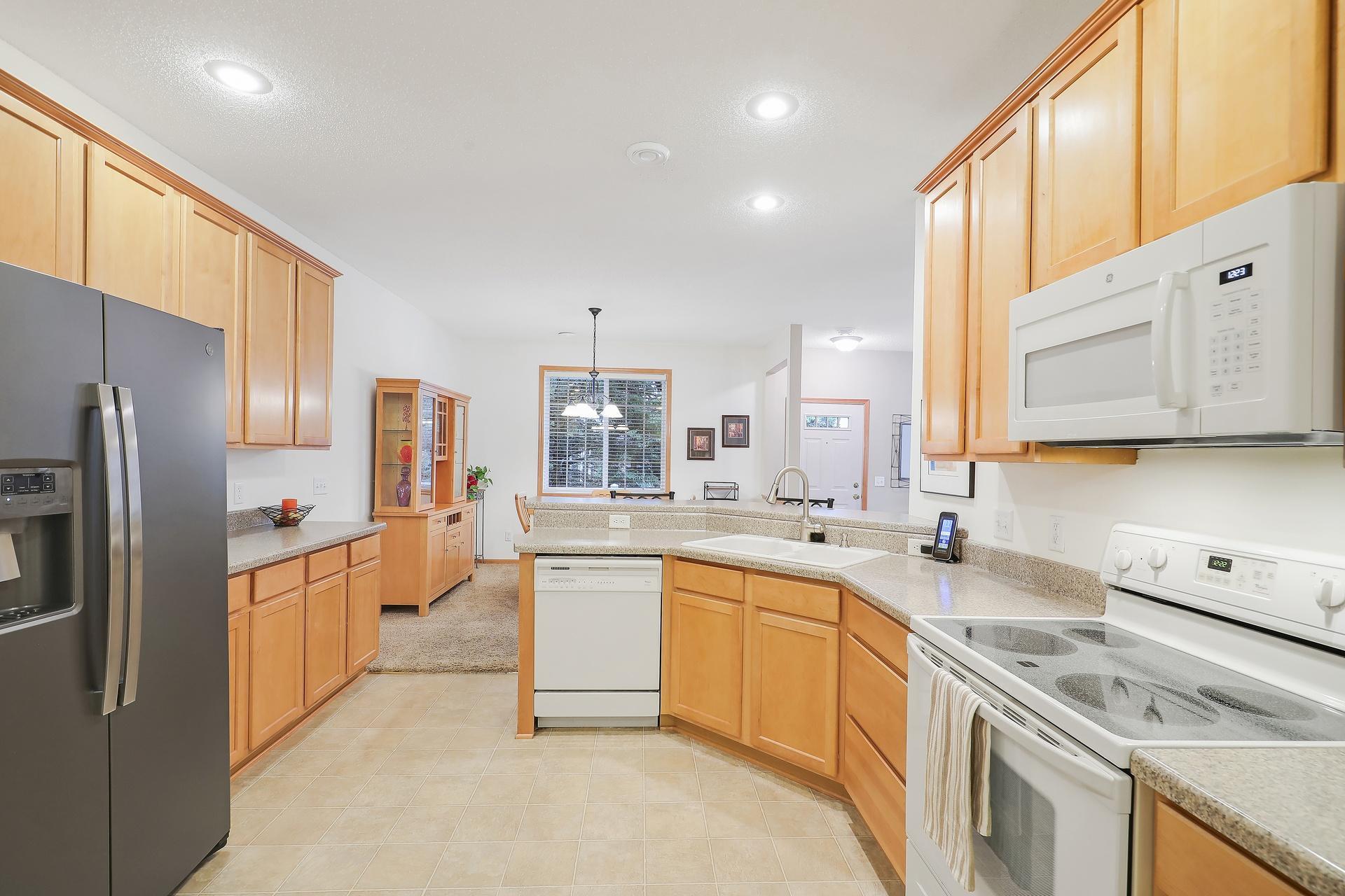 View of Residential at 10881 Oak Grove Circle #B, Woodbury MN 55129, Woodbury (17 of 46) - Mike Wilen | Minnesota Team Real Estate