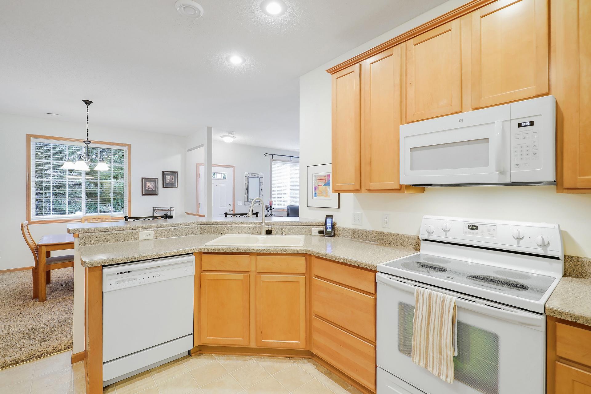 View of Residential at 10881 Oak Grove Circle #B, Woodbury MN 55129, Woodbury (15 of 46) - Mike Wilen | Minnesota Team Real Estate