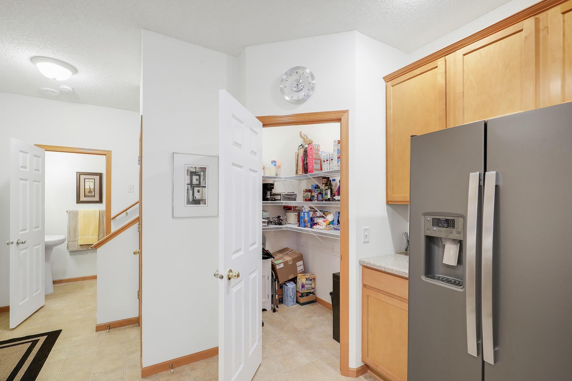 View of Residential at 10881 Oak Grove Circle #B, Woodbury MN 55129, Woodbury (20 of 46) - Mike Wilen | Minnesota Team Real Estate