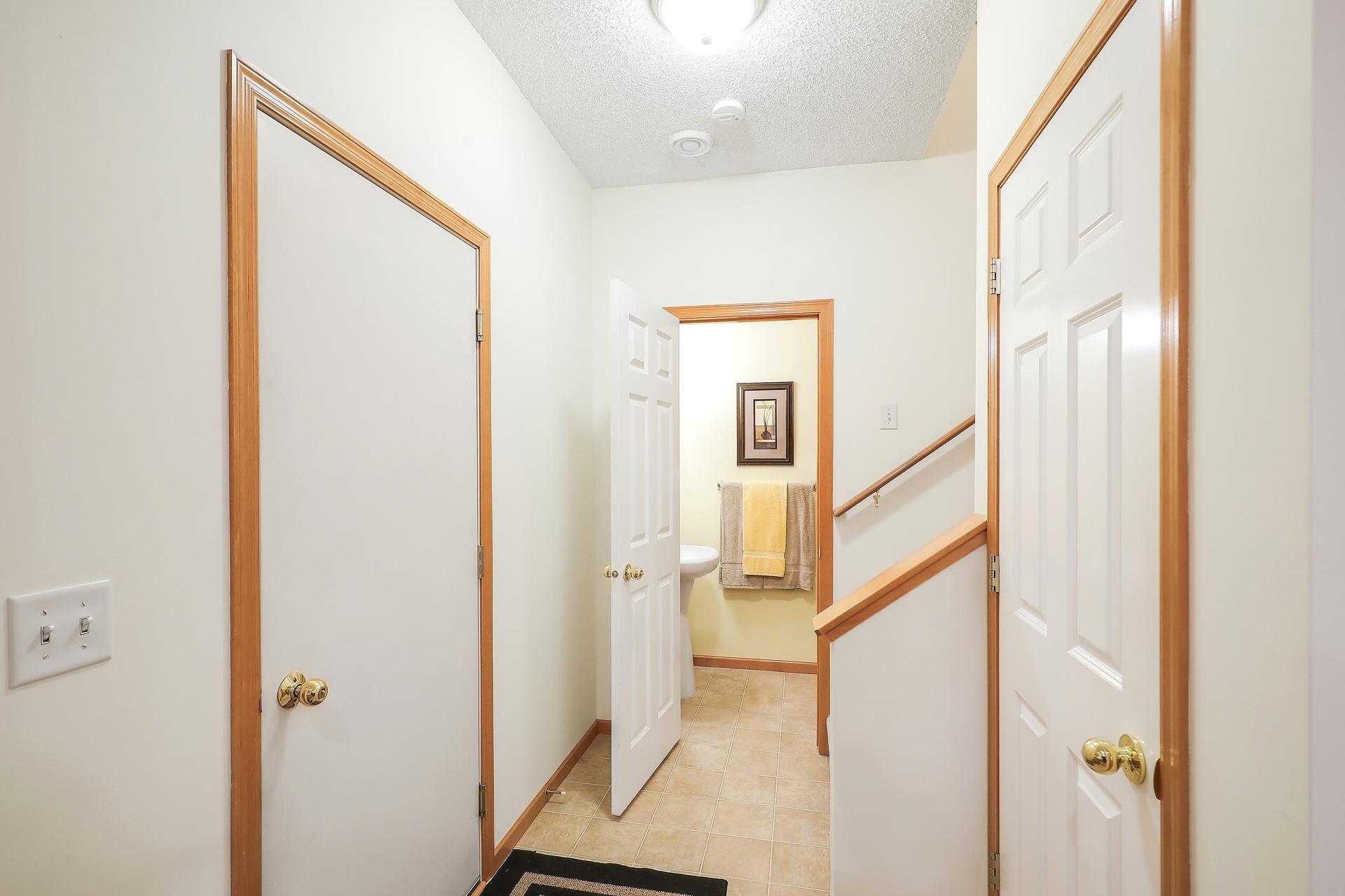 View of Residential at 10881 Oak Grove Circle #B, Woodbury MN 55129, Woodbury (22 of 46) - Mike Wilen | Minnesota Team Real Estate
