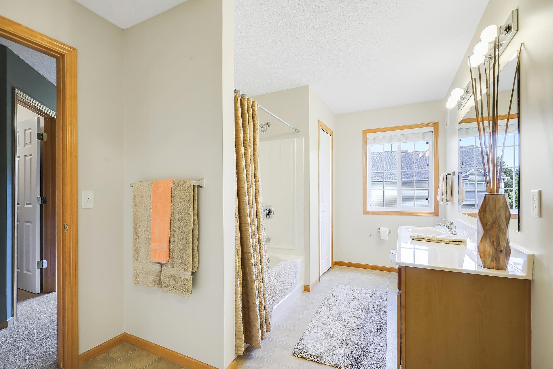 View of Residential at 10881 Oak Grove Circle #B, Woodbury MN 55129, Woodbury (35 of 46) - Mike Wilen | Minnesota Team Real Estate
