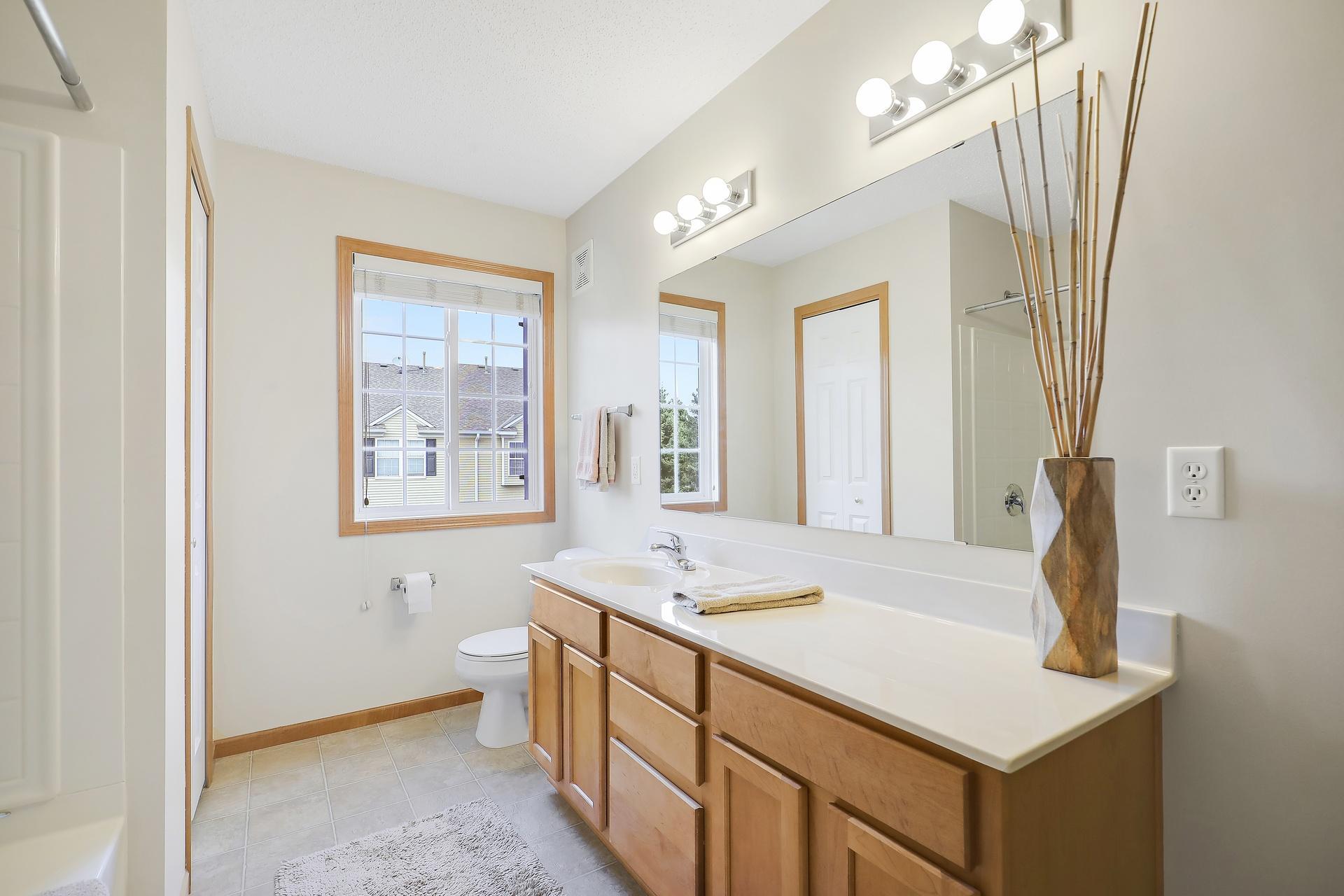 View of Residential at 10881 Oak Grove Circle #B, Woodbury MN 55129, Woodbury (34 of 46) - Mike Wilen | Minnesota Team Real Estate
