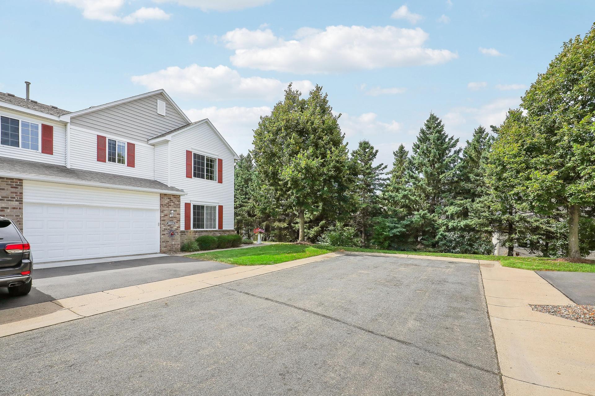 View of Residential at 10881 Oak Grove Circle #B, Woodbury MN 55129, Woodbury (41 of 46) - Mike Wilen | Minnesota Team Real Estate