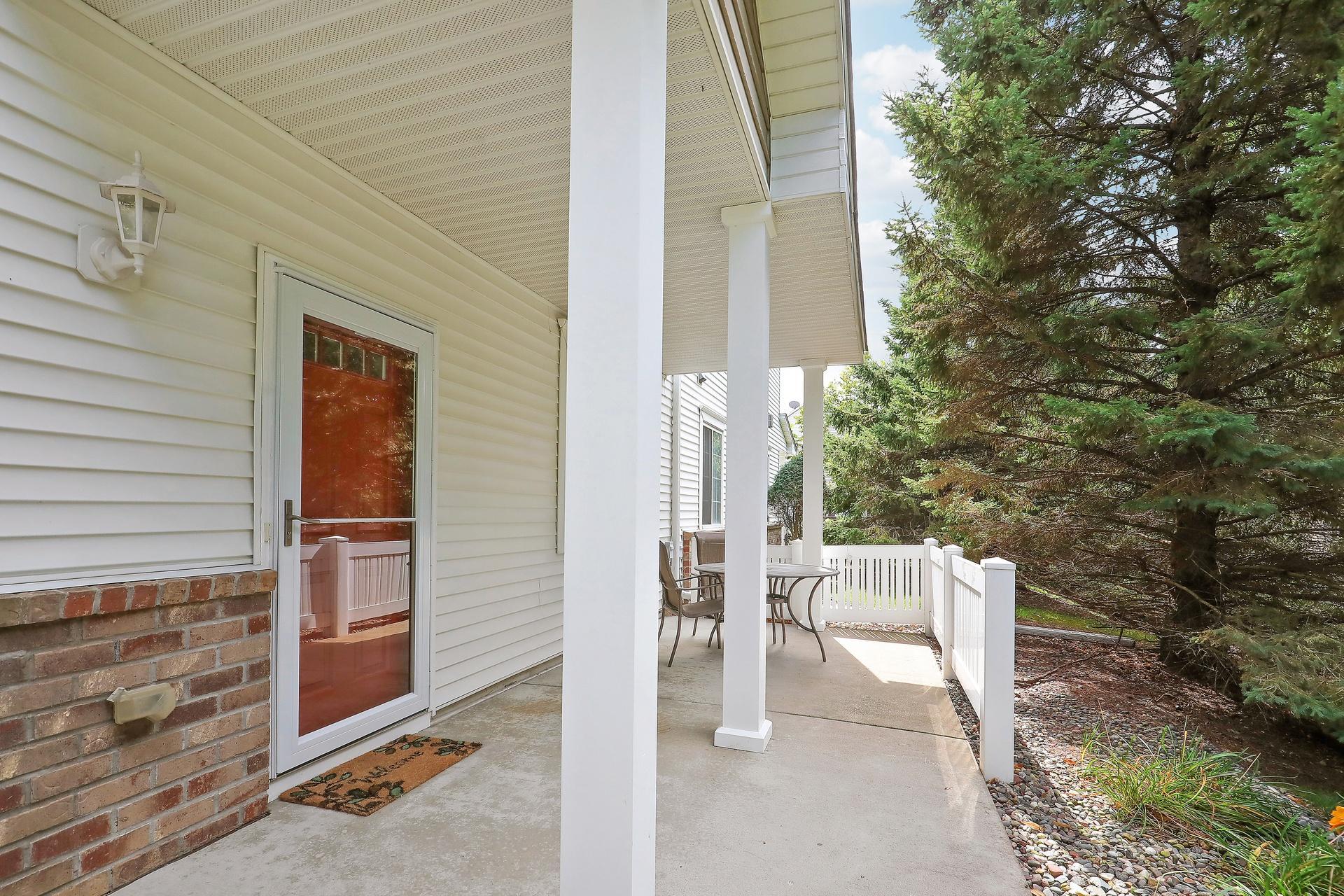 View of Residential at 10881 Oak Grove Circle #B, Woodbury MN 55129, Woodbury (39 of 46) - Mike Wilen | Minnesota Team Real Estate