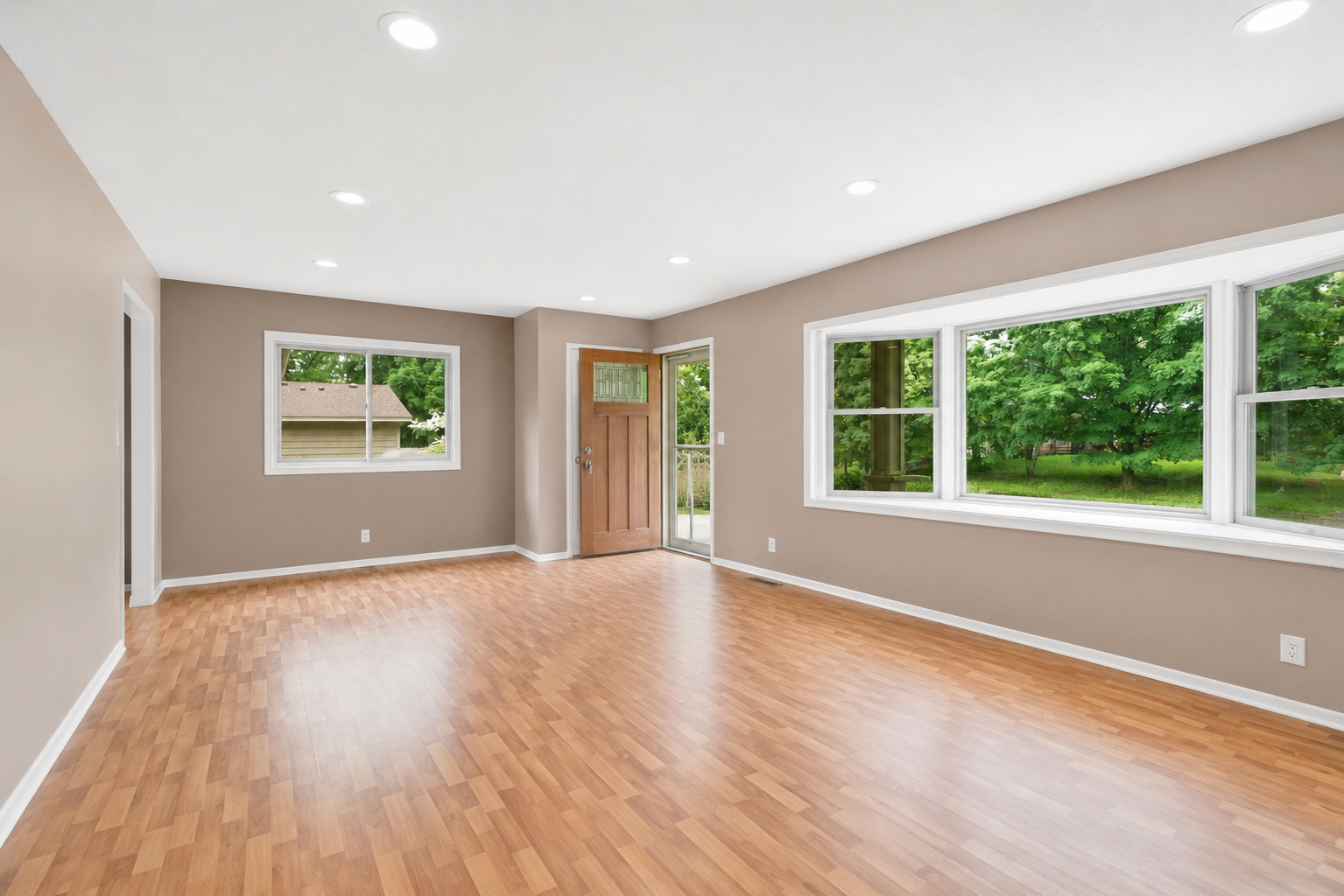 View of Residential at 14901 Williston Lane, Minnetonka MN 55345, Minnetonka (4 of 35) - Mike Wilen | Minnesota Team Real Estate