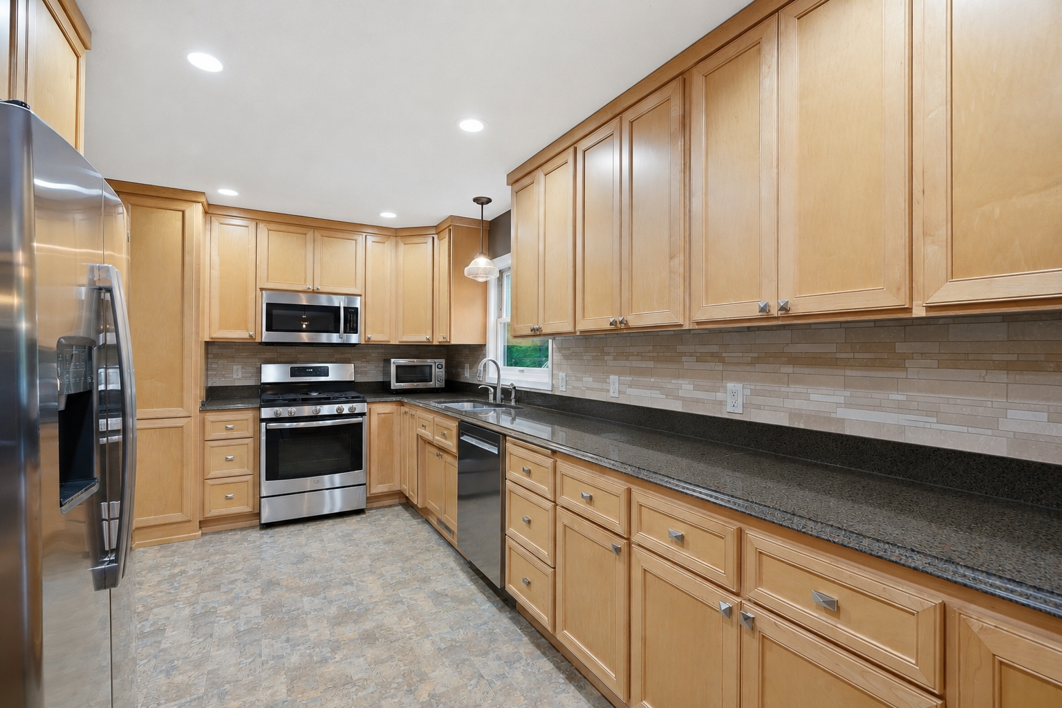 View of Residential at 14901 Williston Lane, Minnetonka MN 55345, Minnetonka (10 of 35) - Mike Wilen | Minnesota Team Real Estate