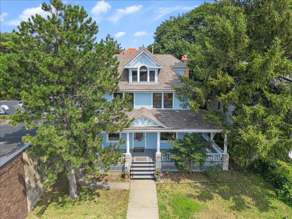View of Single Family at 1033 Grand Avenue, Saint Paul - Mike Wilen | Minnesota Team Real Estate