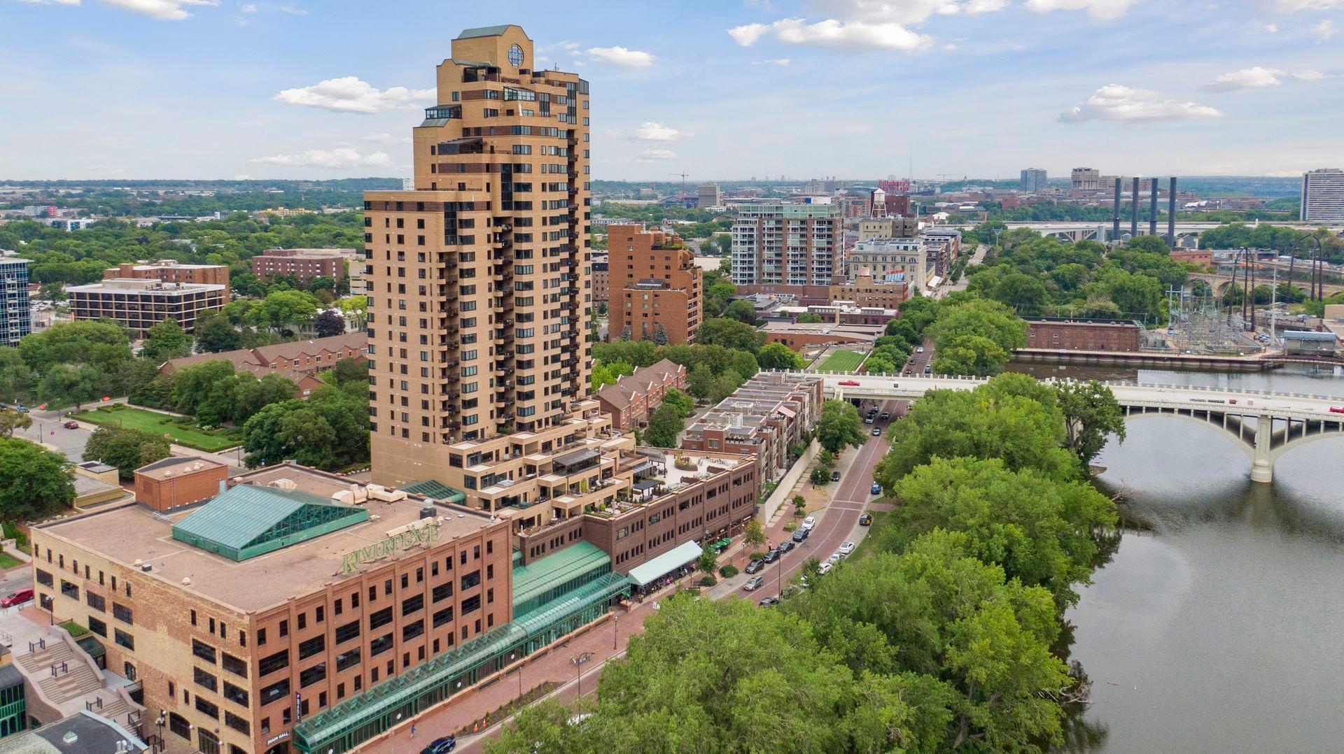 View of Residential at 110 Bank Street #L2801, Minneapolis MN 55414, Minneapolis (74 of 108) - Mike Wilen | Minnesota Team Real Estate