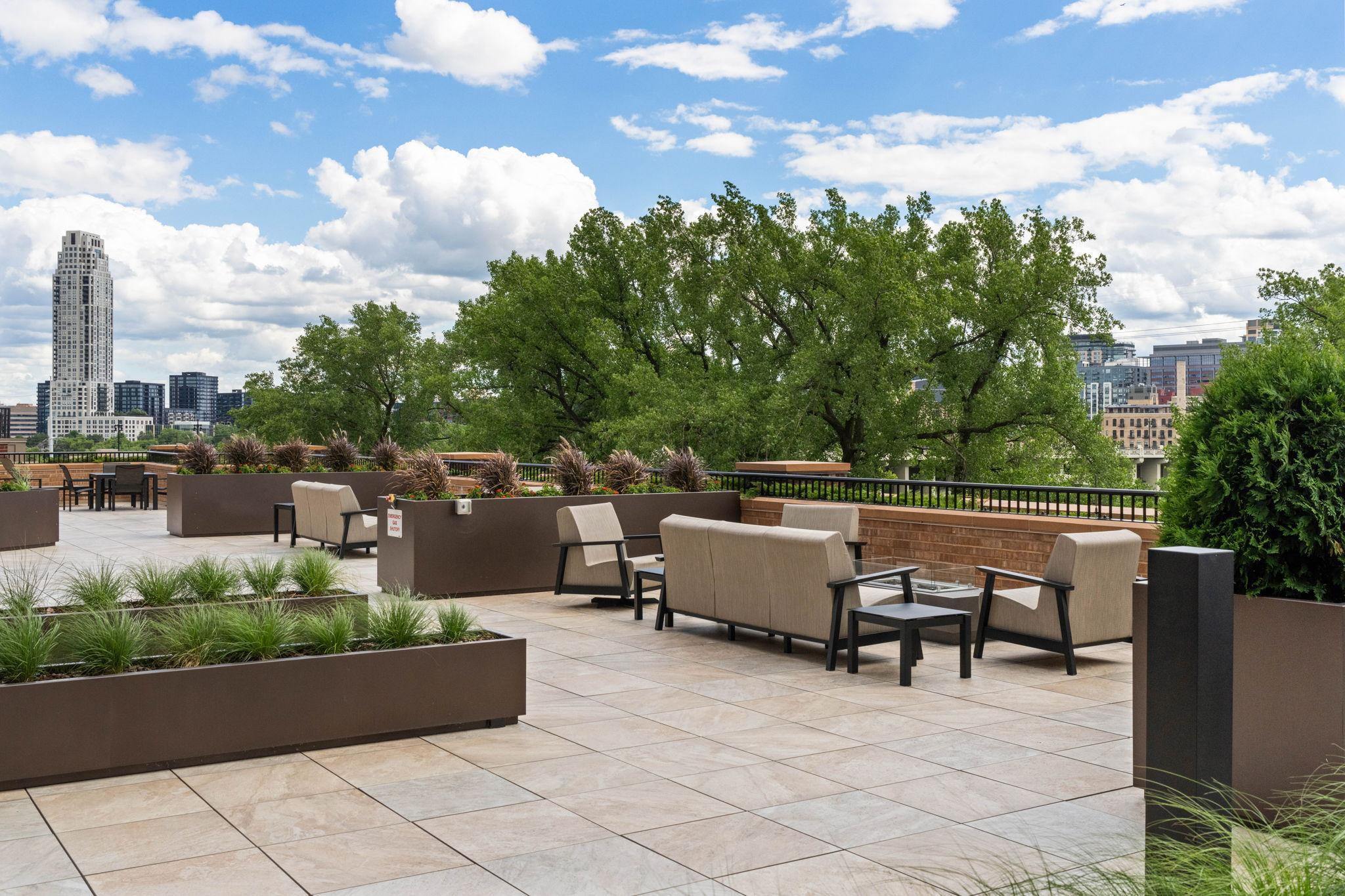 View of Residential at 110 Bank Street #L2801, Minneapolis MN 55414, Minneapolis (82 of 108) - Mike Wilen | Minnesota Team Real Estate