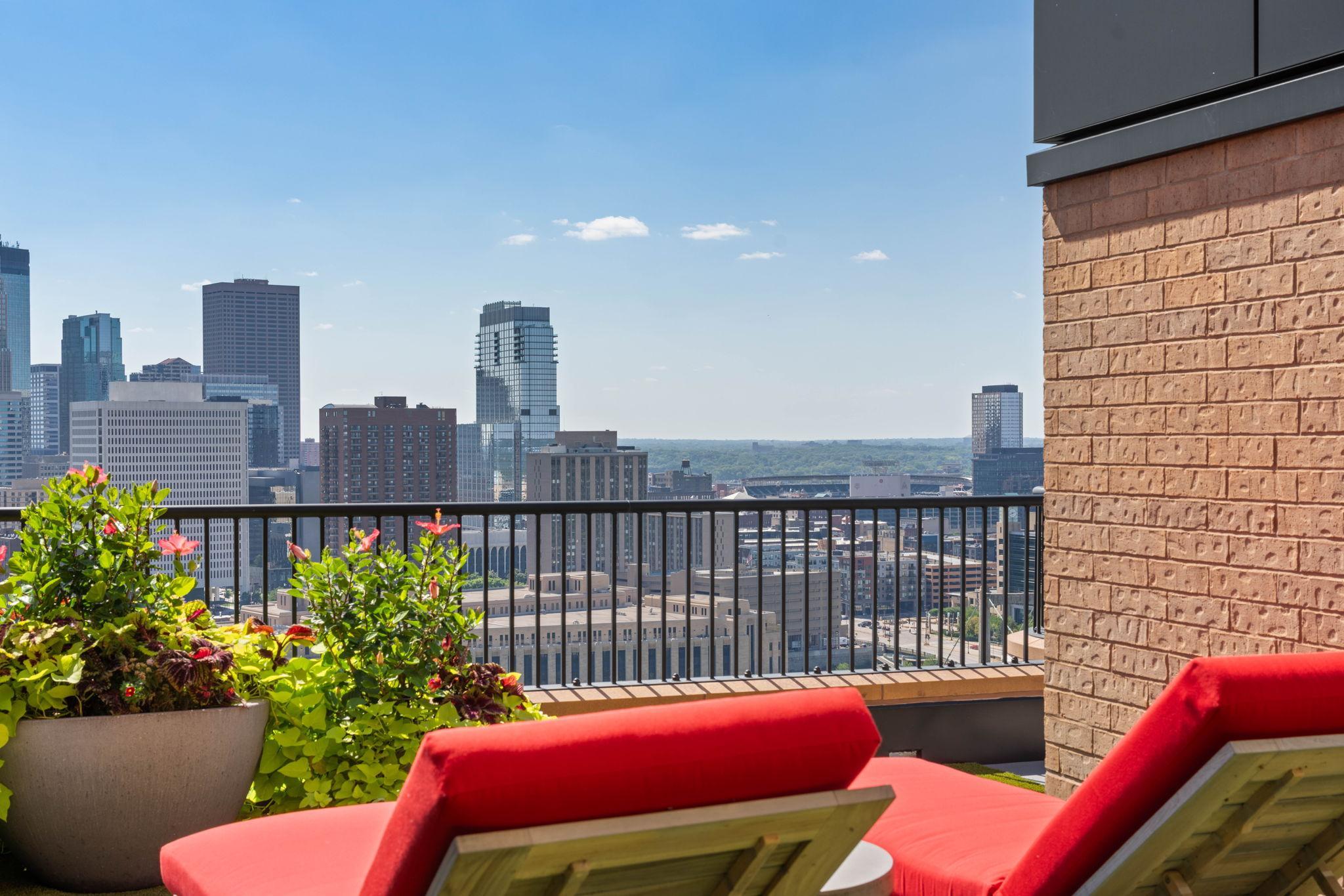 View of Residential at 110 Bank Street #L2801, Minneapolis MN 55414, Minneapolis (57 of 108) - Mike Wilen | Minnesota Team Real Estate