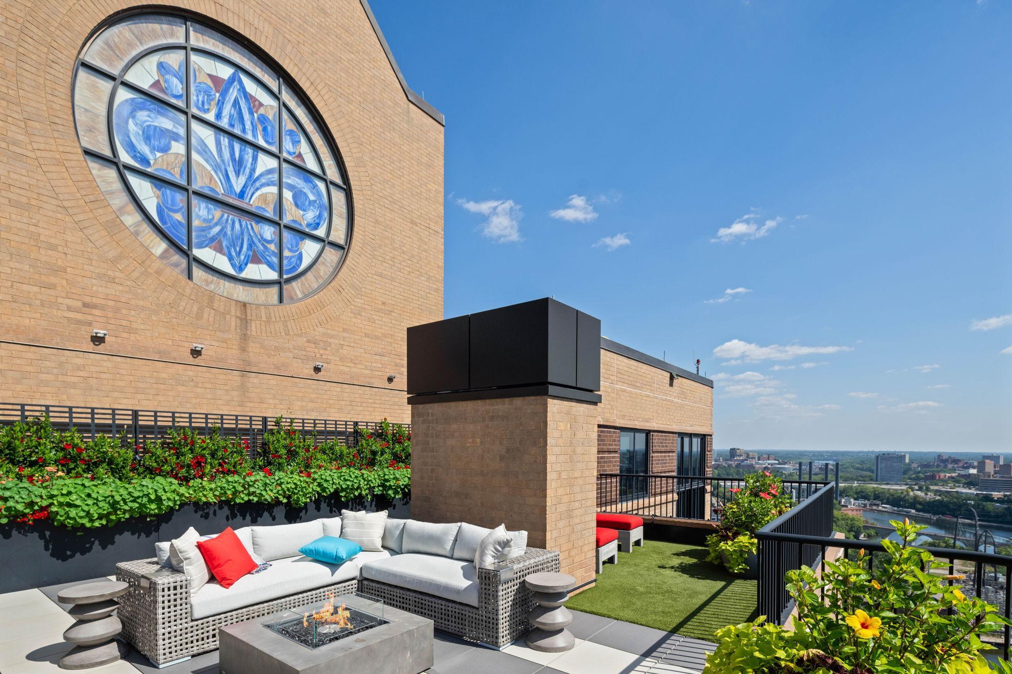 View of Residential at 110 Bank Street #L2801, Minneapolis MN 55414, Minneapolis (46 of 46) - Mike Wilen | Minnesota Team Real Estate