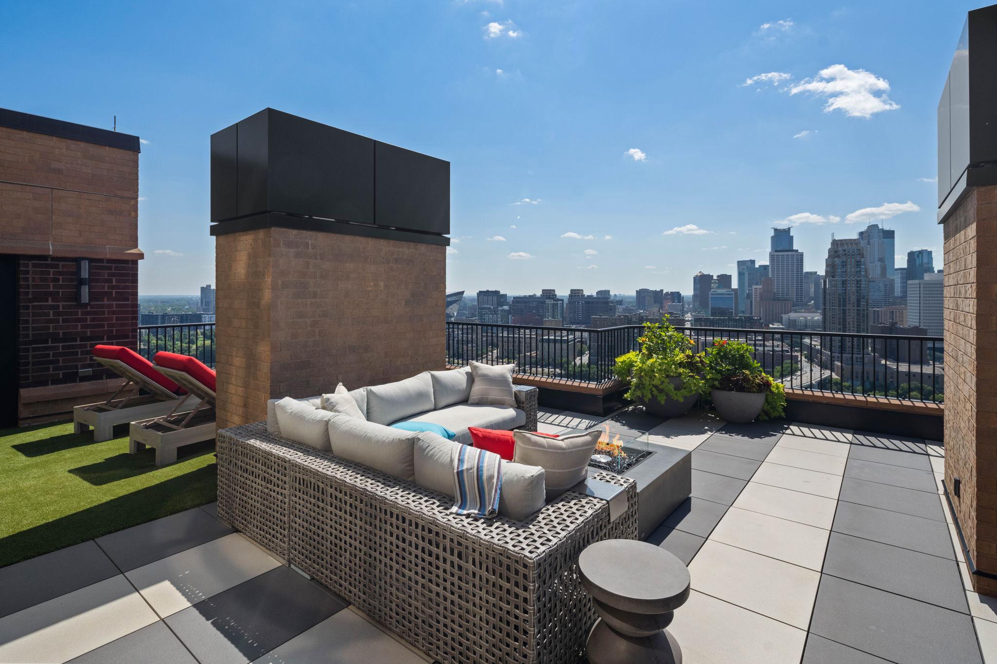 View of Residential at 110 Bank Street #L2801, Minneapolis MN 55414, Minneapolis (44 of 46) - Mike Wilen | Minnesota Team Real Estate