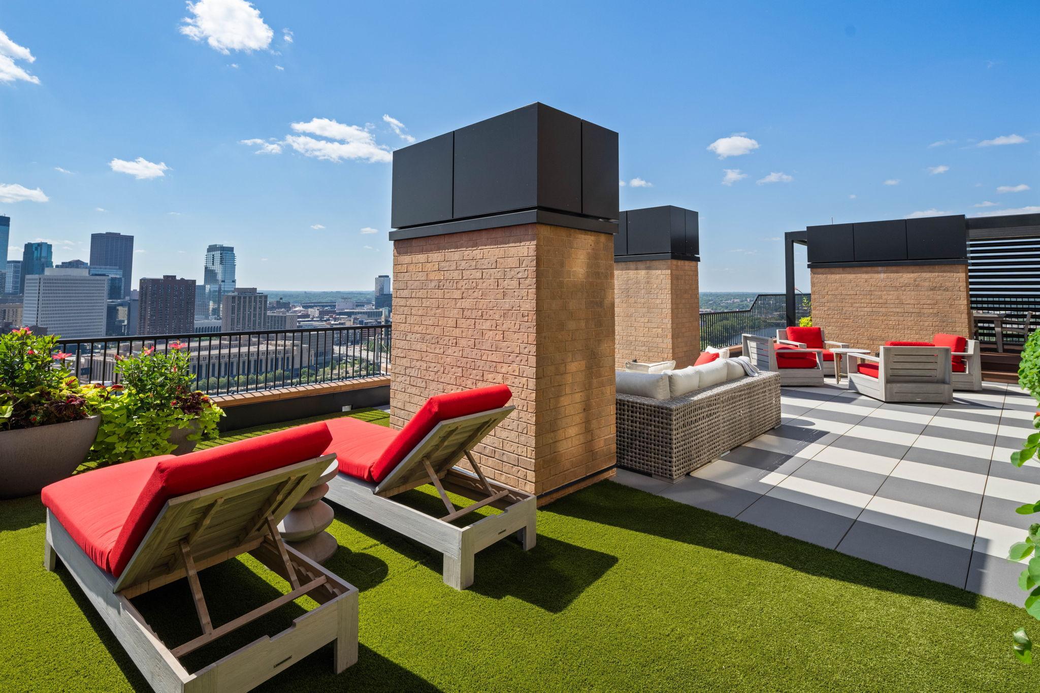 View of Residential at 110 Bank Street #L2801, Minneapolis MN 55414, Minneapolis (39 of 46) - Mike Wilen | Minnesota Team Real Estate