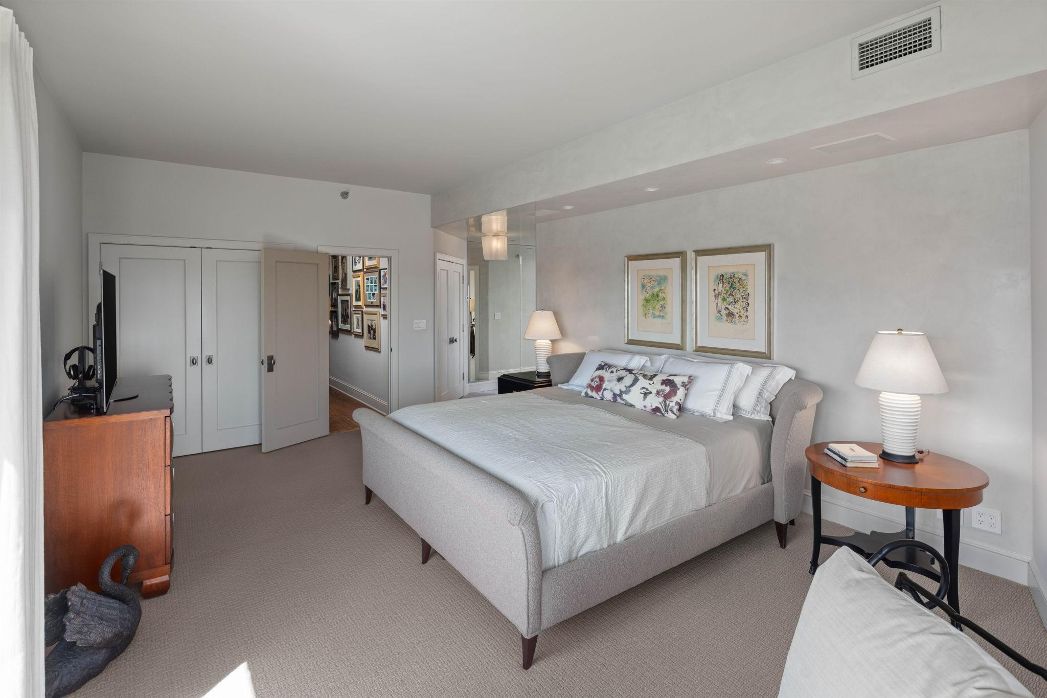 View of Residential at 110 Bank Street #L2801, Minneapolis MN 55414, Minneapolis (20 of 46) - Mike Wilen | Minnesota Team Real Estate