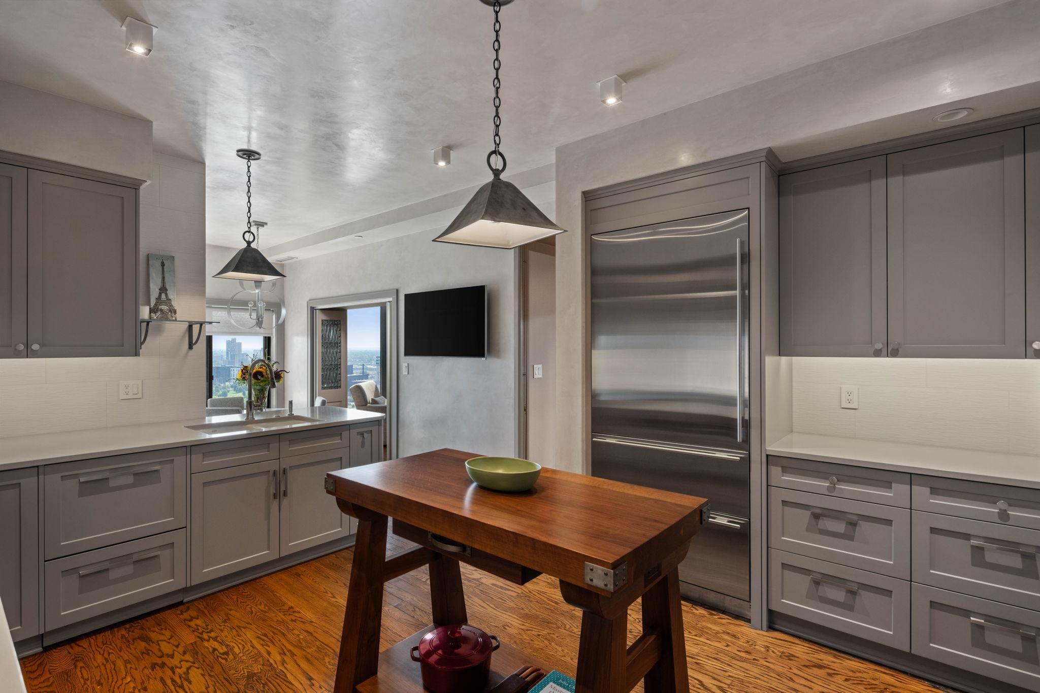 View of Residential at 110 Bank Street #L2801, Minneapolis MN 55414, Minneapolis (14 of 46) - Mike Wilen | Minnesota Team Real Estate