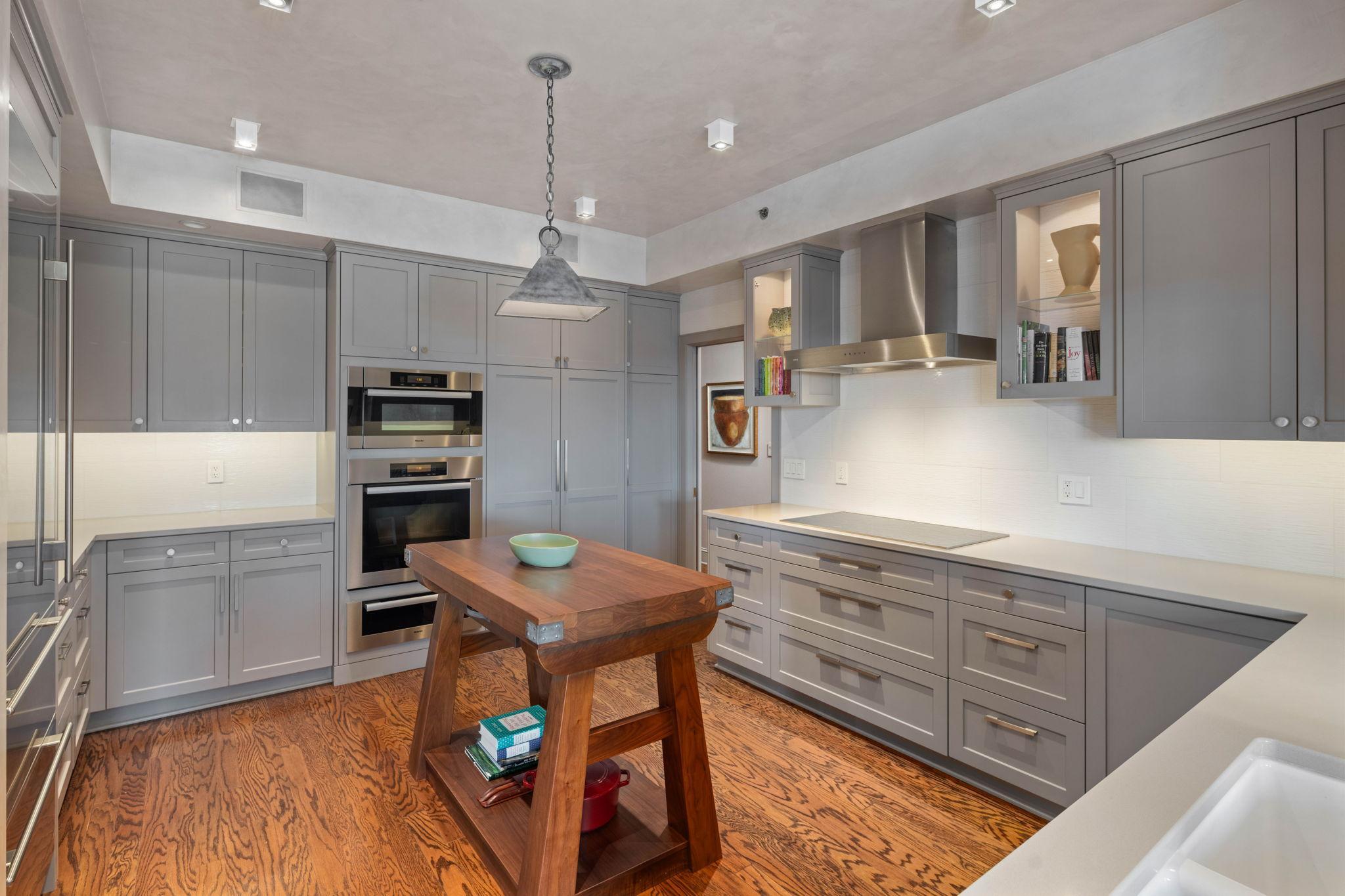 View of Residential at 110 Bank Street #L2801, Minneapolis MN 55414, Minneapolis (13 of 46) - Mike Wilen | Minnesota Team Real Estate